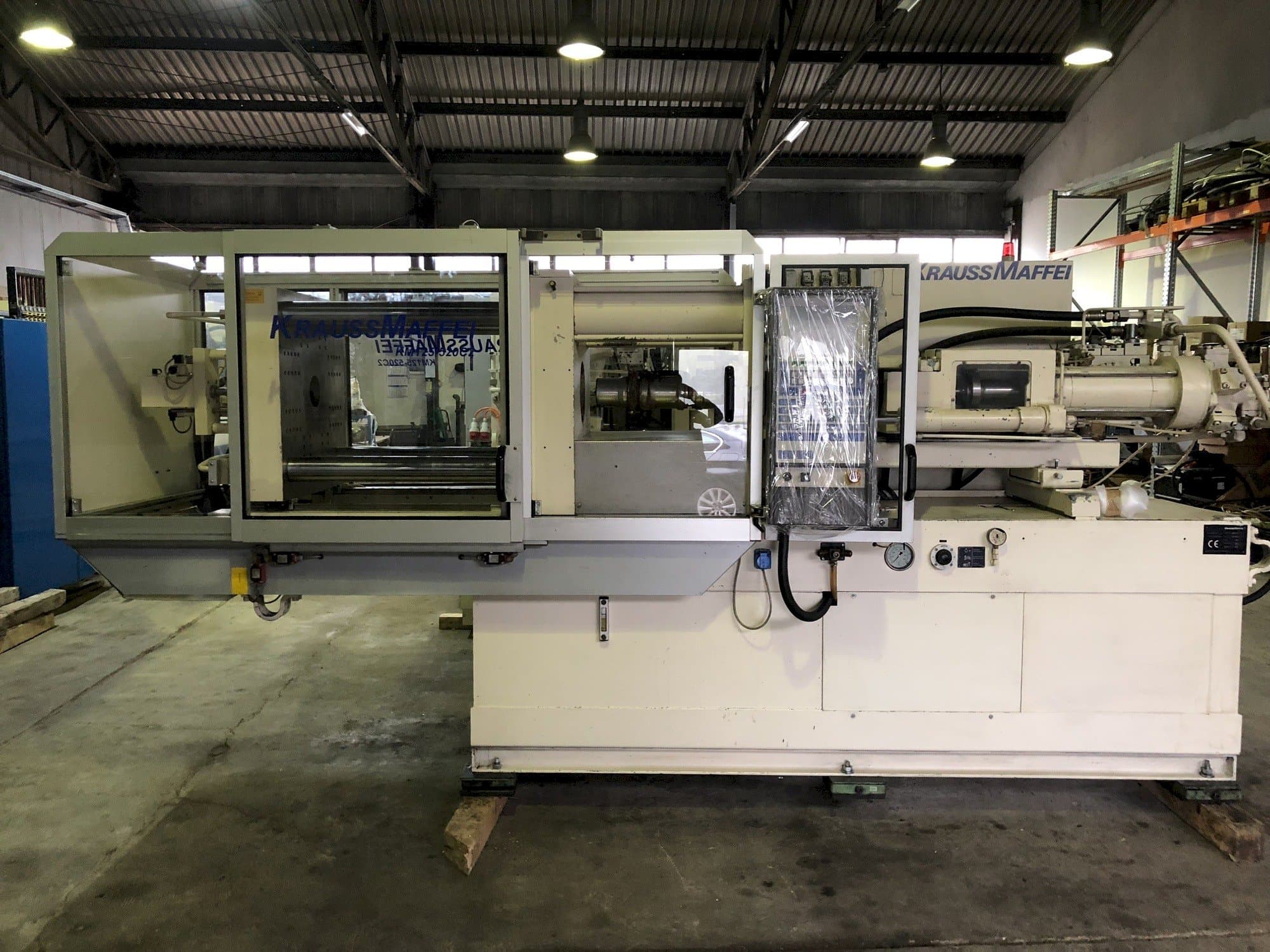 Makine  Krauss Maffei 125-520 - Önden görünüm