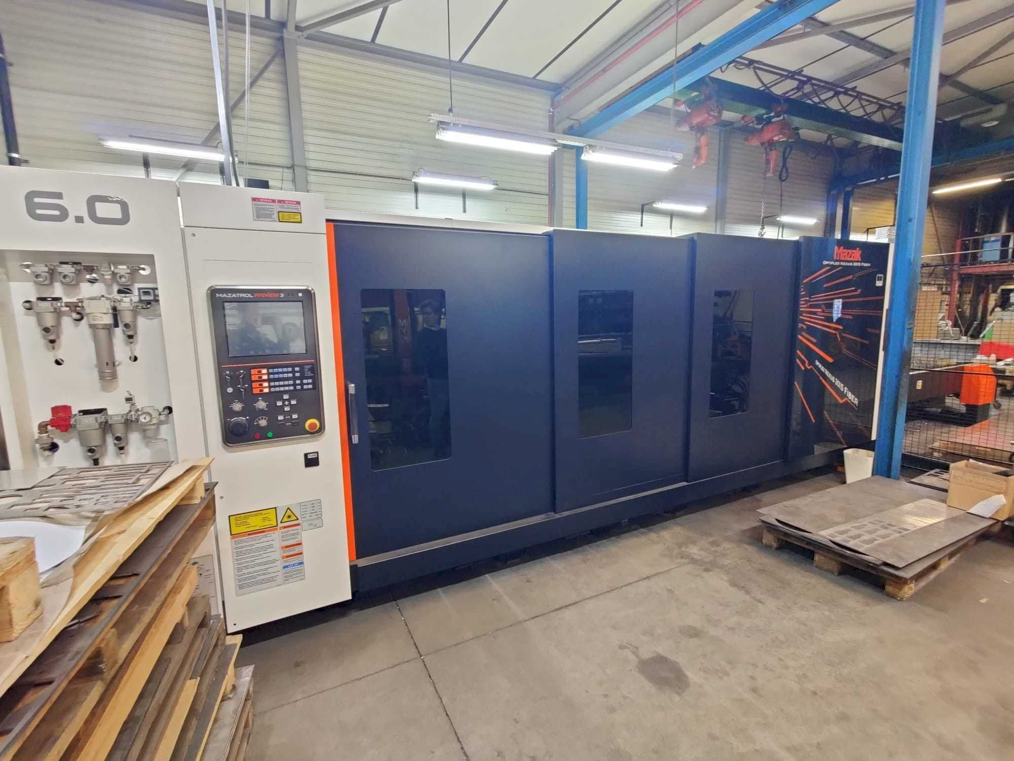 Makine  Mazak Optiplex Nexus 3015 - Önden görünüm