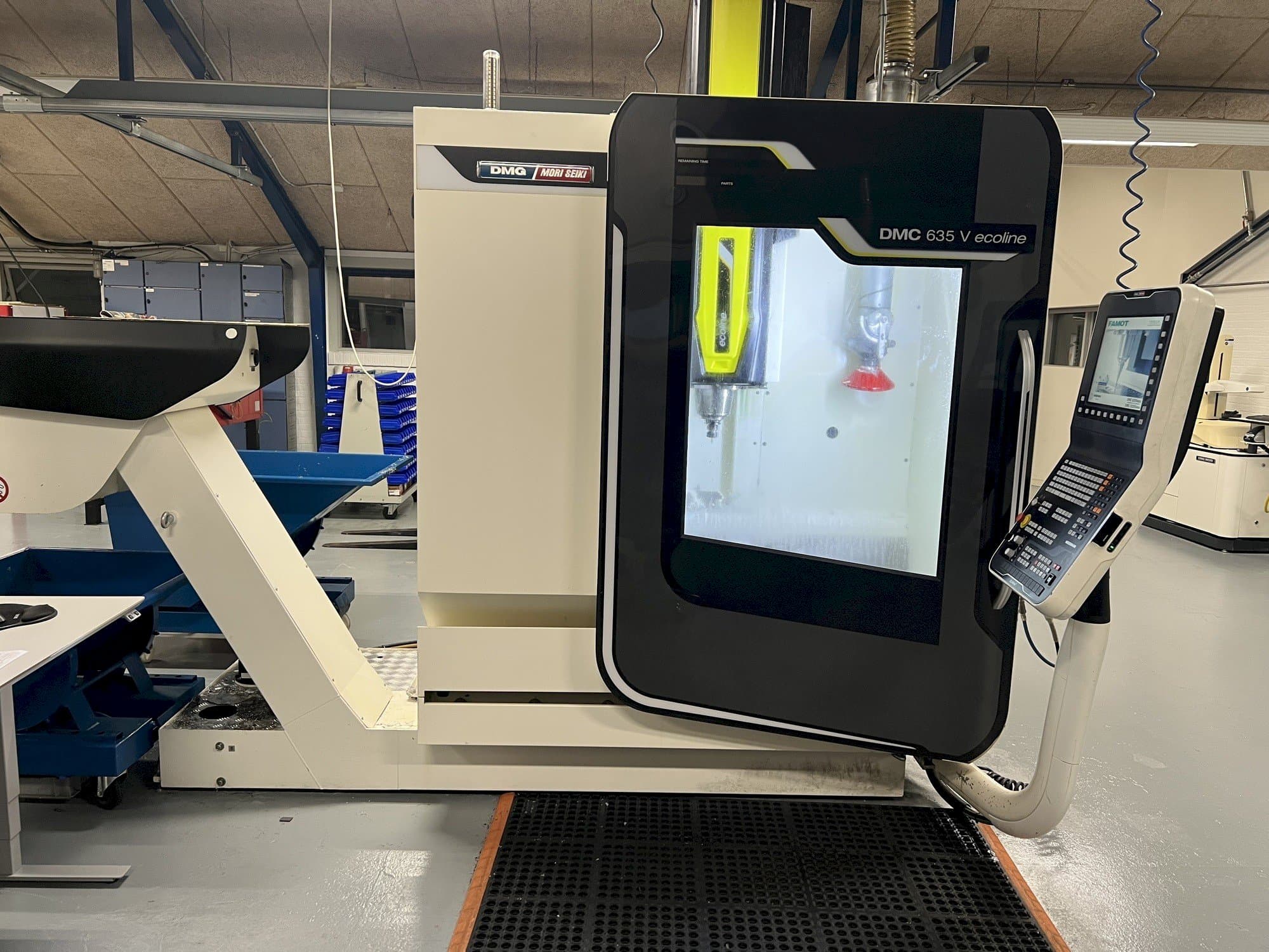Makine  DMG Mori Seiki DMC 635 V ECOLINE - Önden görünüm