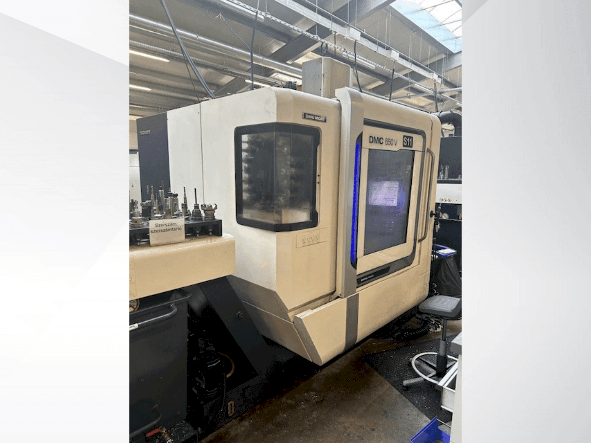 Makine  DMG MORI DMC 650 V - Önden görünüm