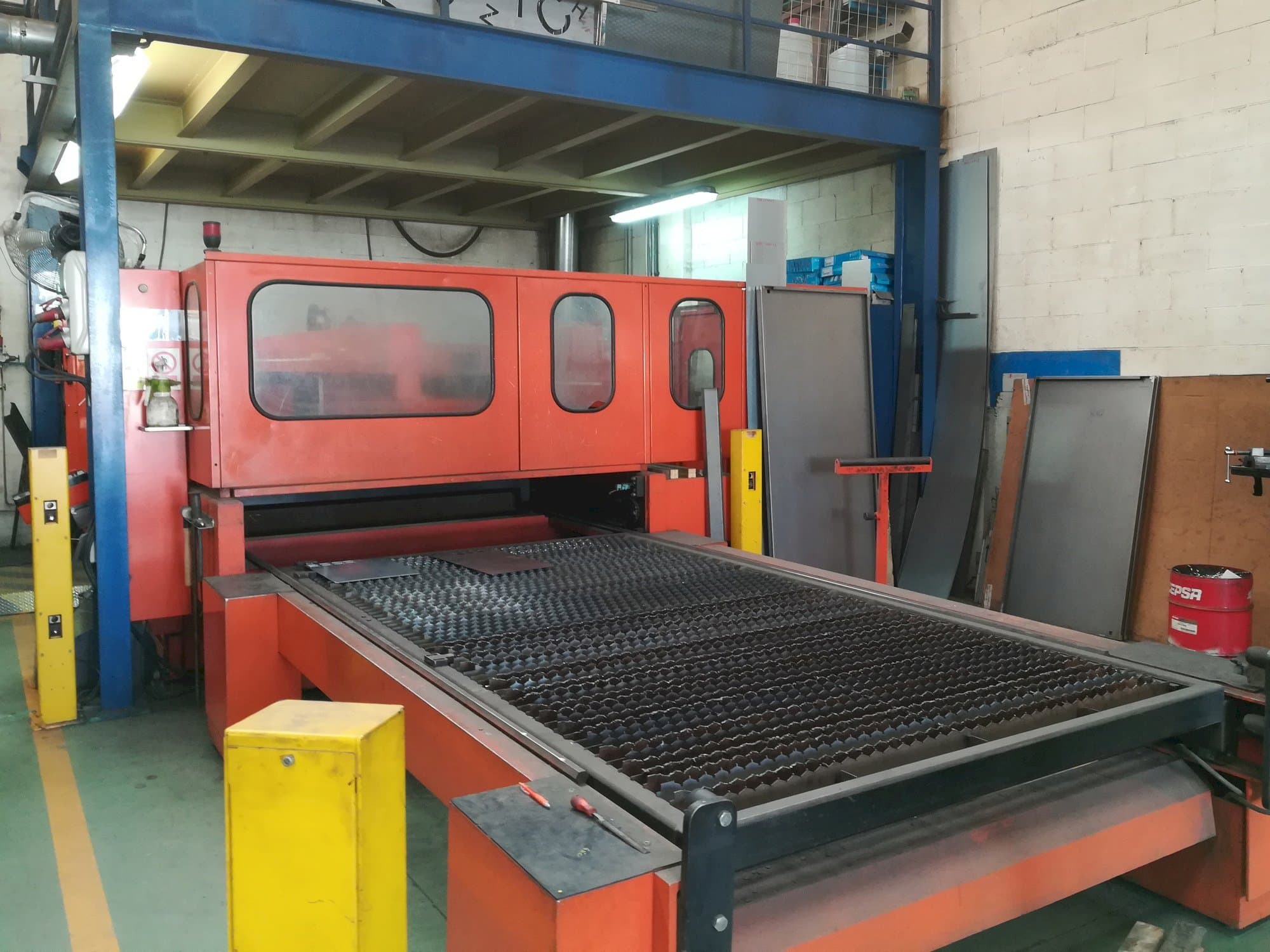 Makine  Bystronic Bystar 3015 - Önden görünüm