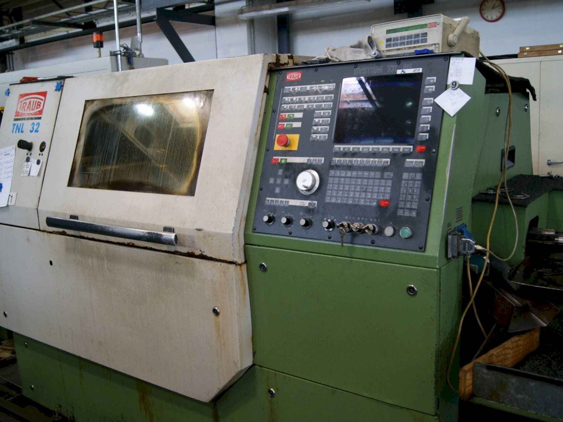 Makine  TRAUB TNL 32G - Önden görünüm