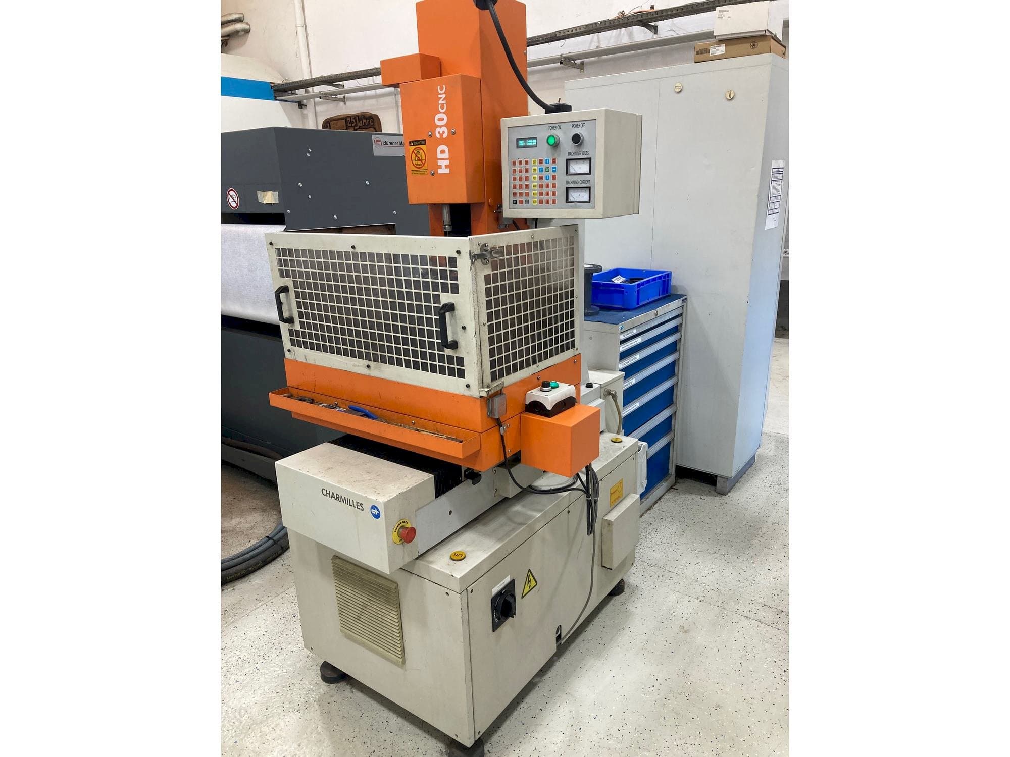 Makine  CHARMILLES HD30CNC - Önden görünüm