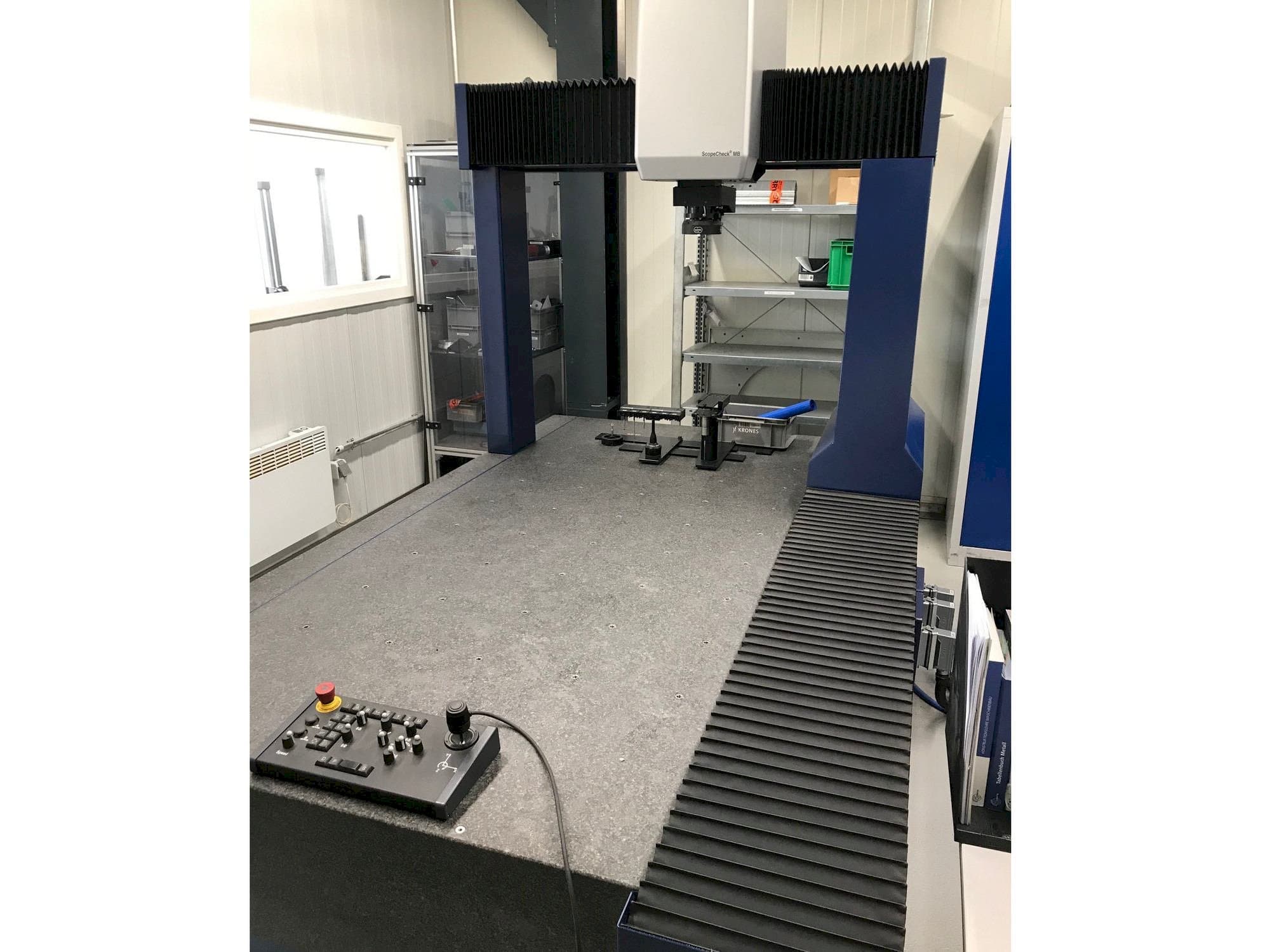 Makine  Werth ScopeCheck MB/Z 800/1500/700 3D CNC - Önden görünüm