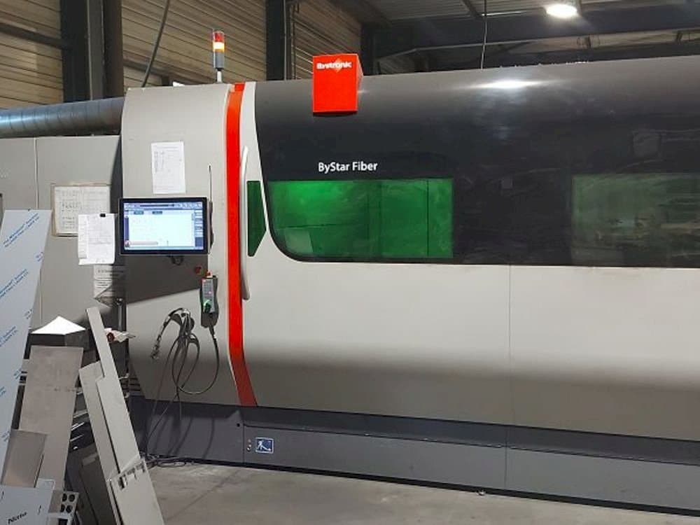 Makine  Bystronic Bystar fiber - Önden görünüm