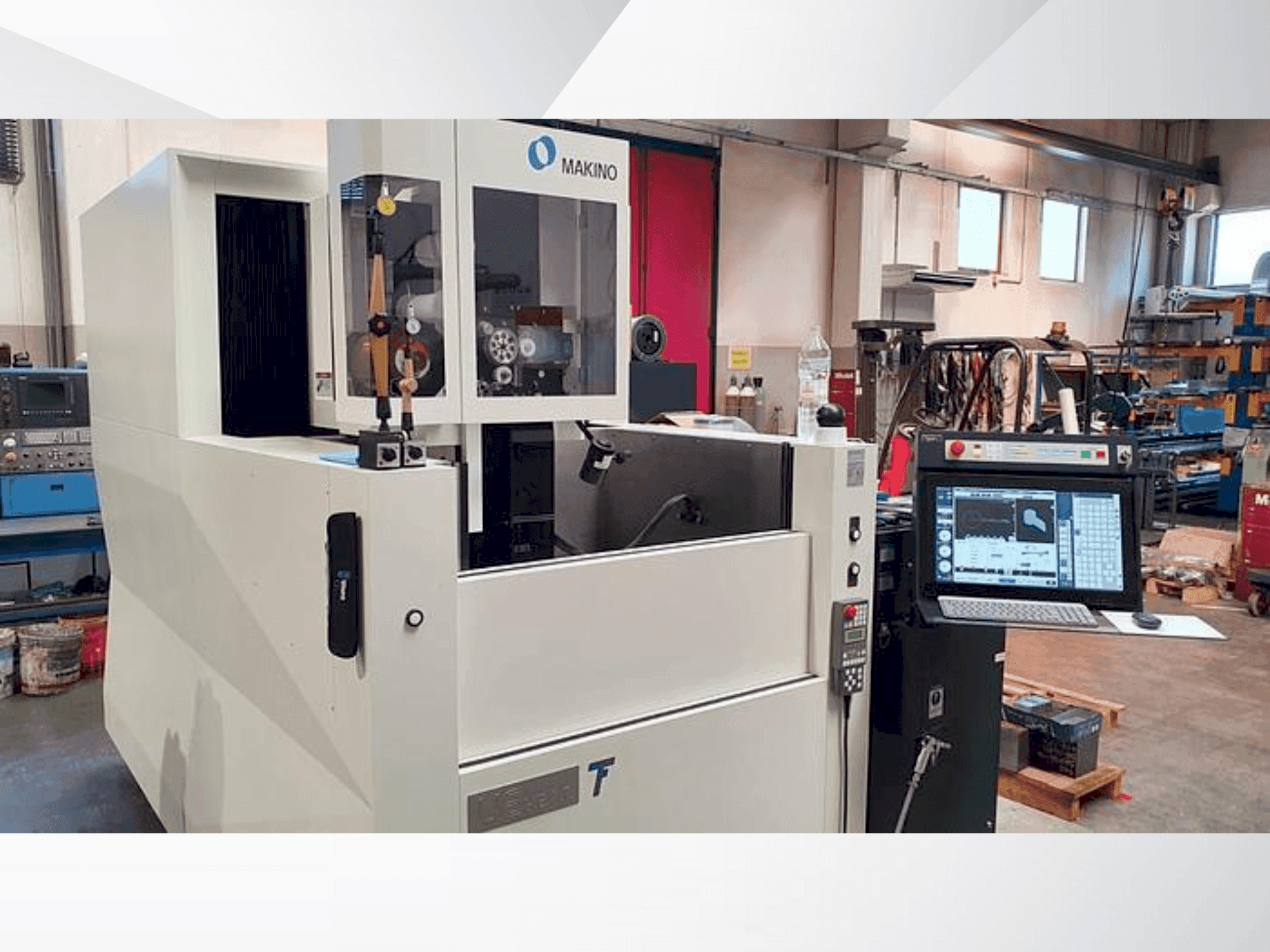 Makine  Makino U6 HEAT - Önden görünüm