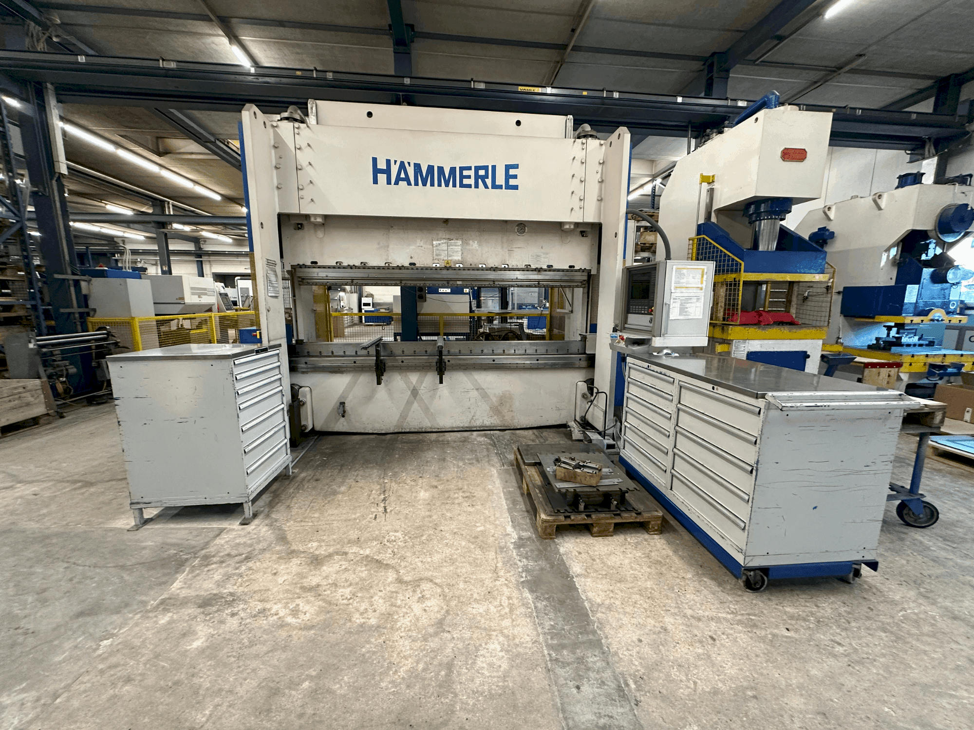 Makine  HAMMERLE BM 200 - 3100 - Önden görünüm