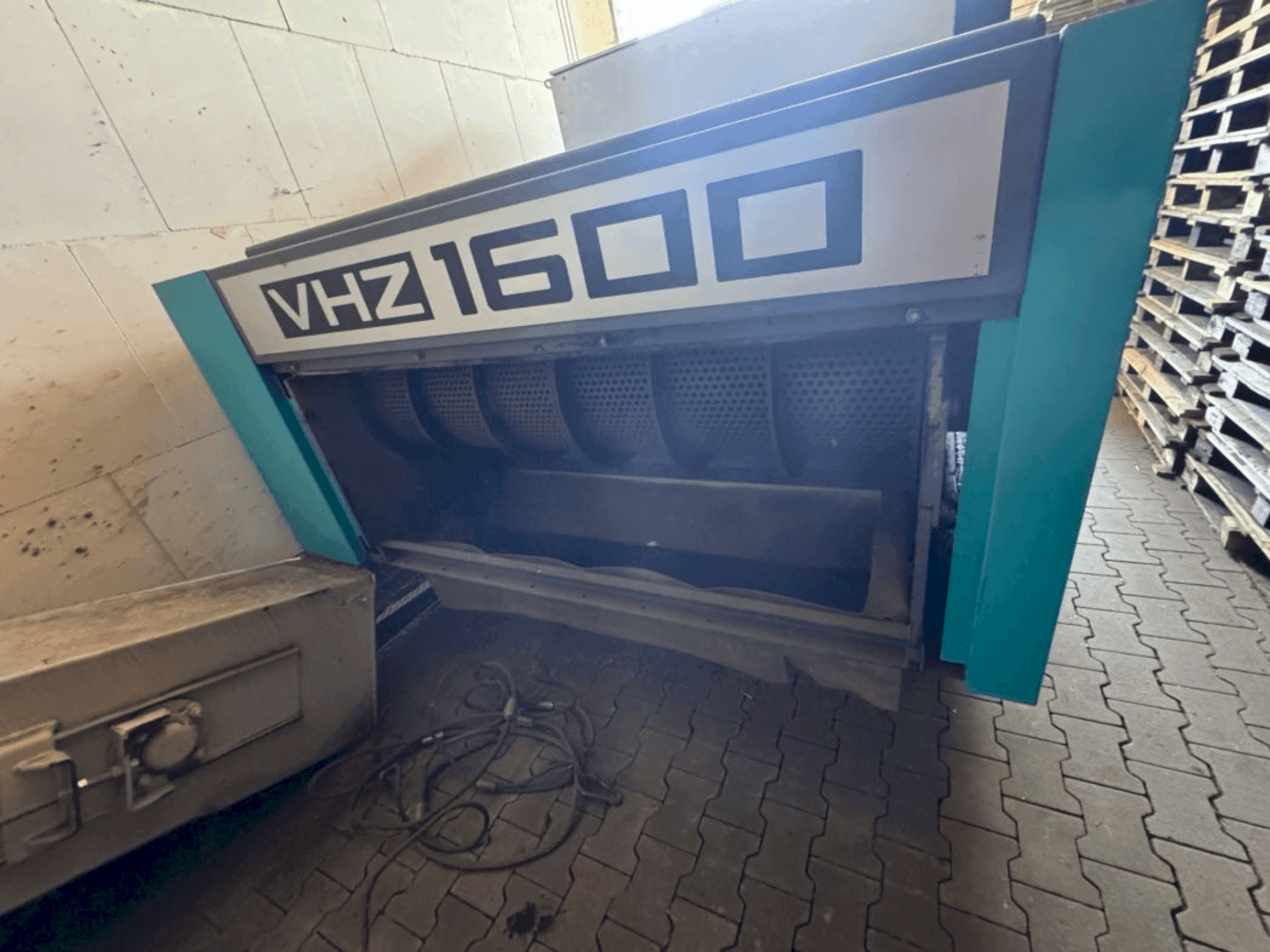 Makine  VECOPLAN VHZ 1600 - Önden görünüm