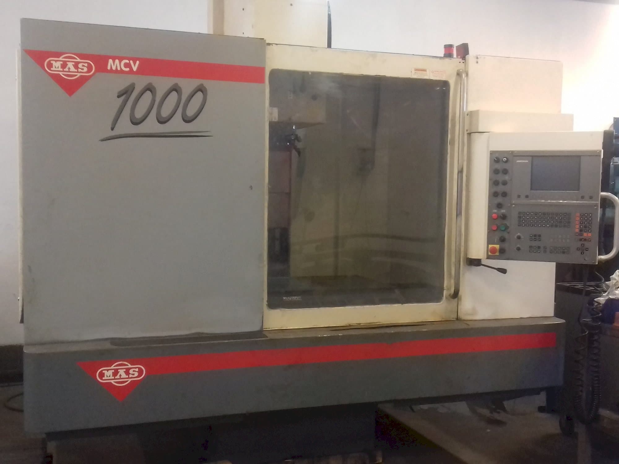 Makine  KOVOSVIT MAS MCV 1000 CNC - Önden görünüm