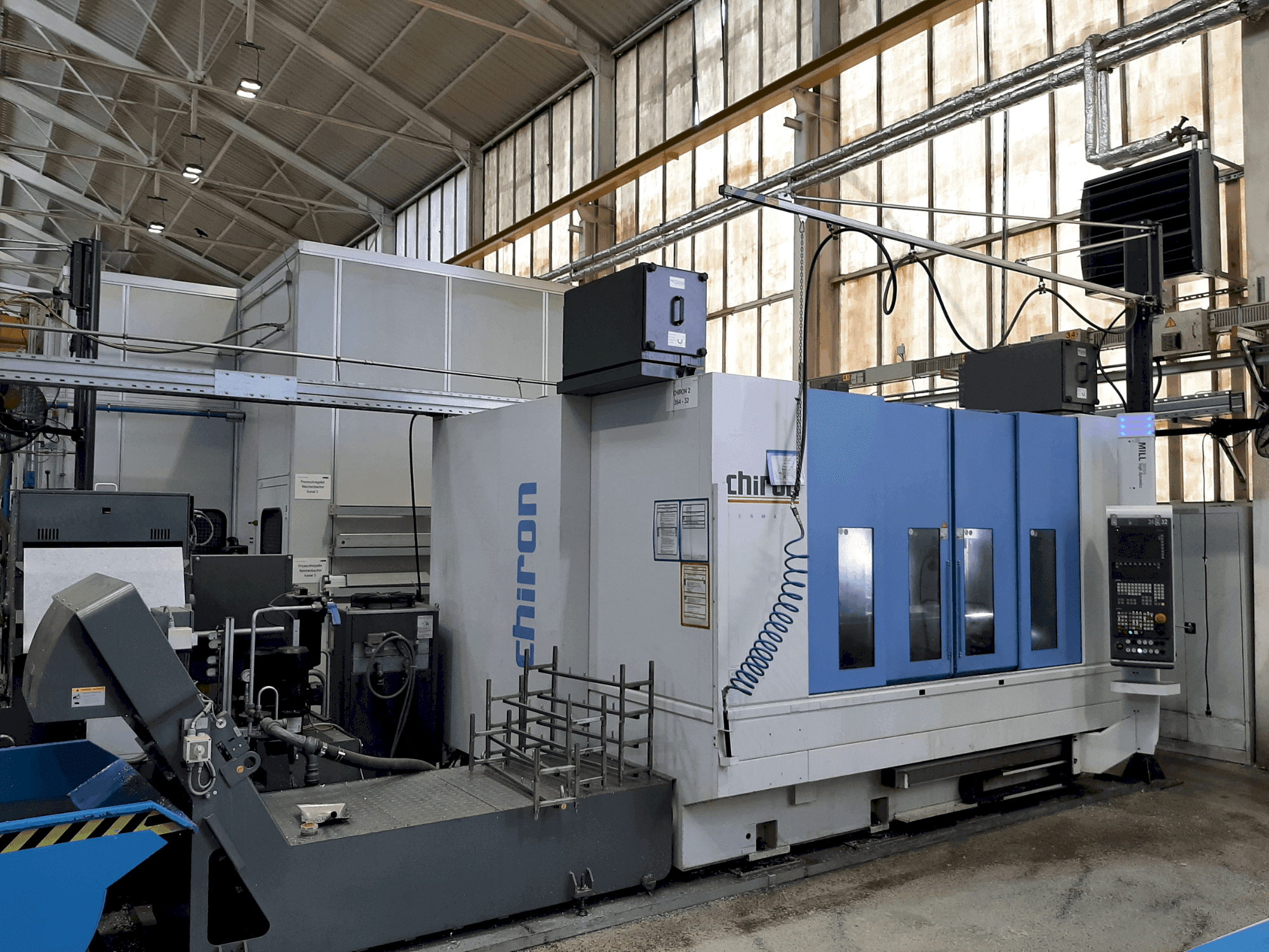 Makine  CHIRON Mill 2000 High Dynamics (2018) - Önden görünüm