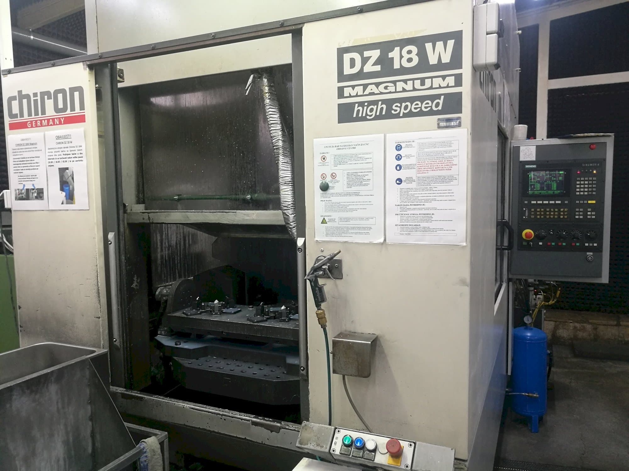 Makine  CHIRON DZ 18 W - Önden görünüm