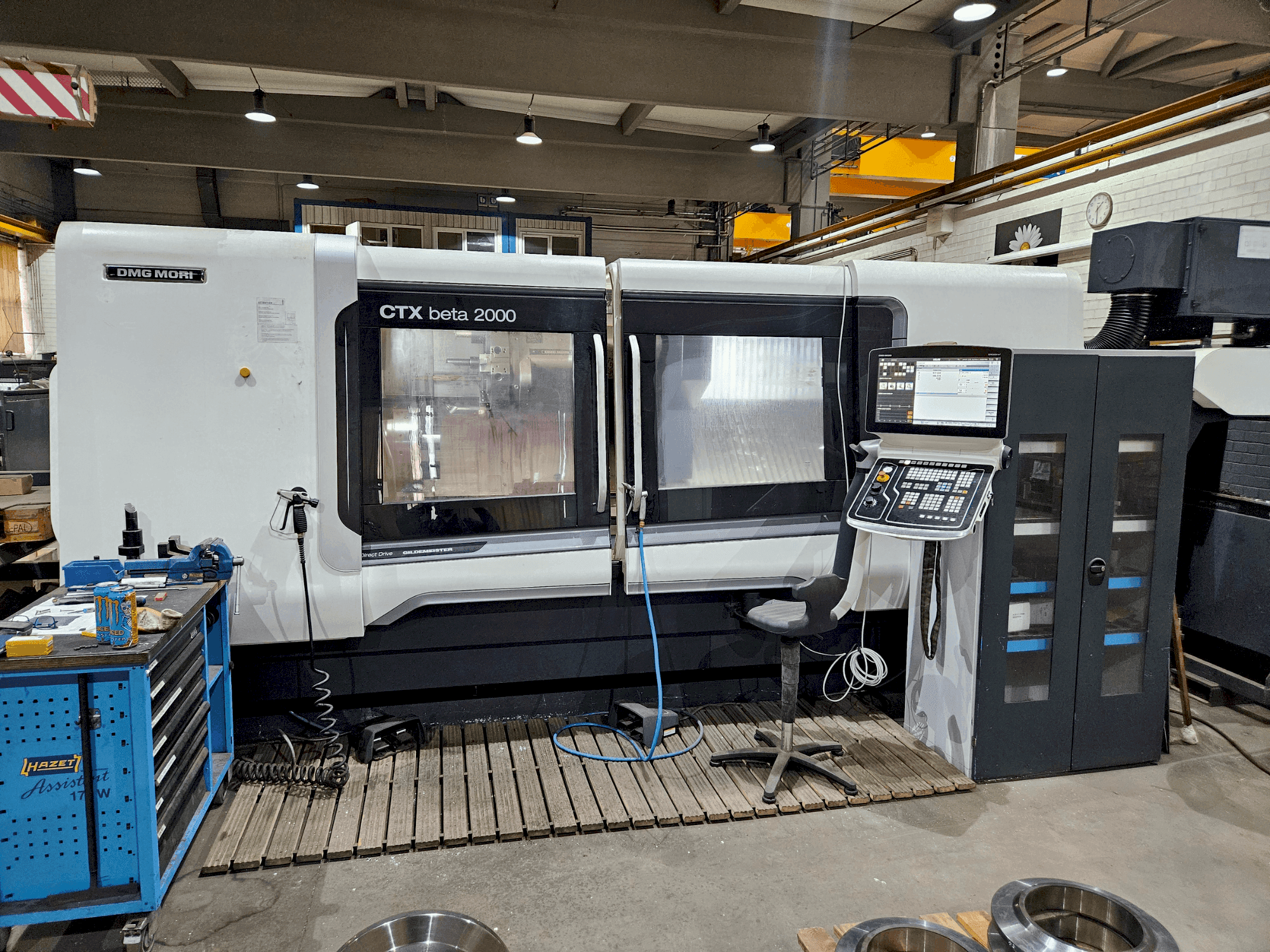 Makine  DMG MORI CTX beta 2000 - Önden görünüm