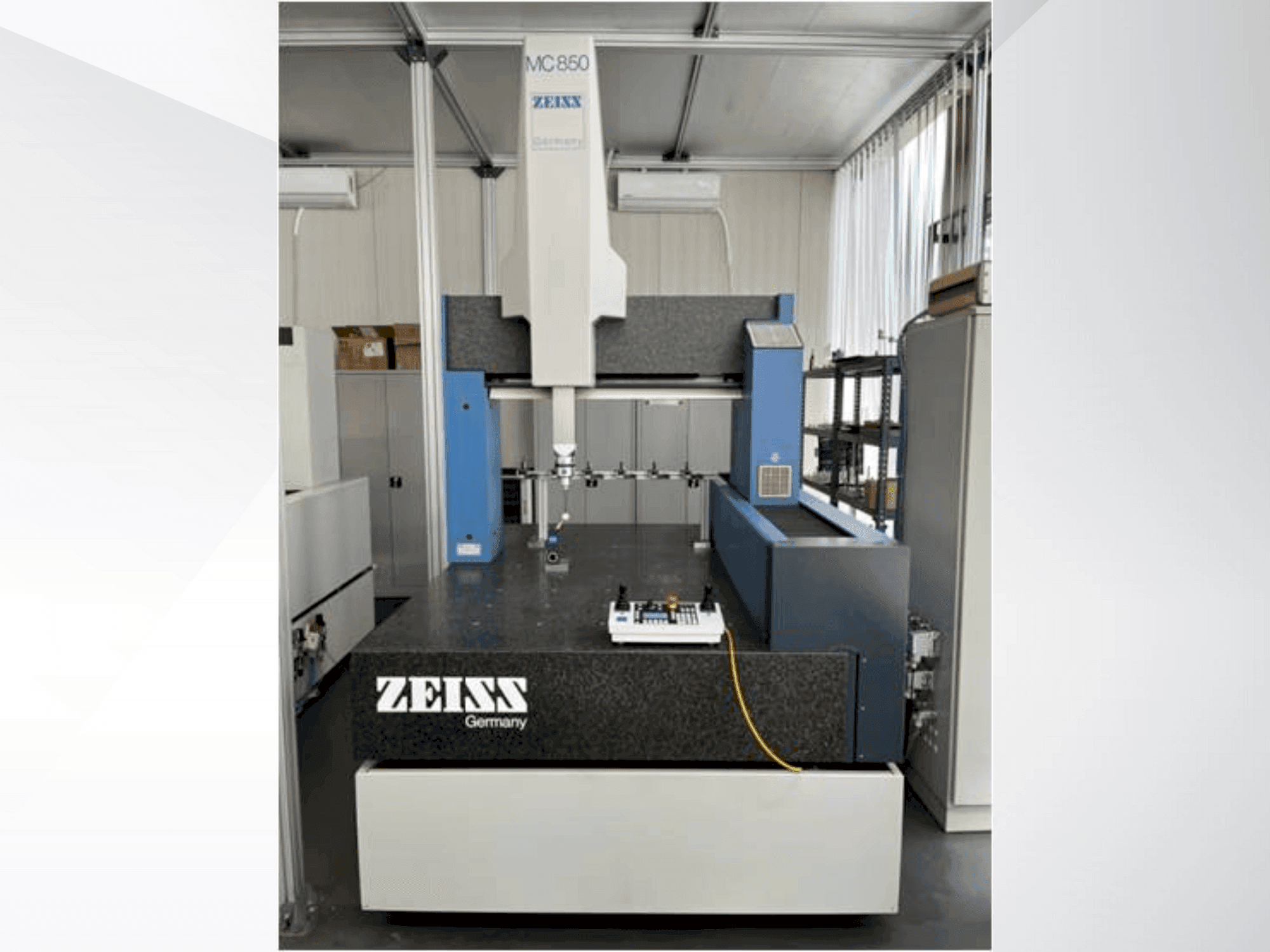 Makine  ZEISS MC 850 - Önden görünüm
