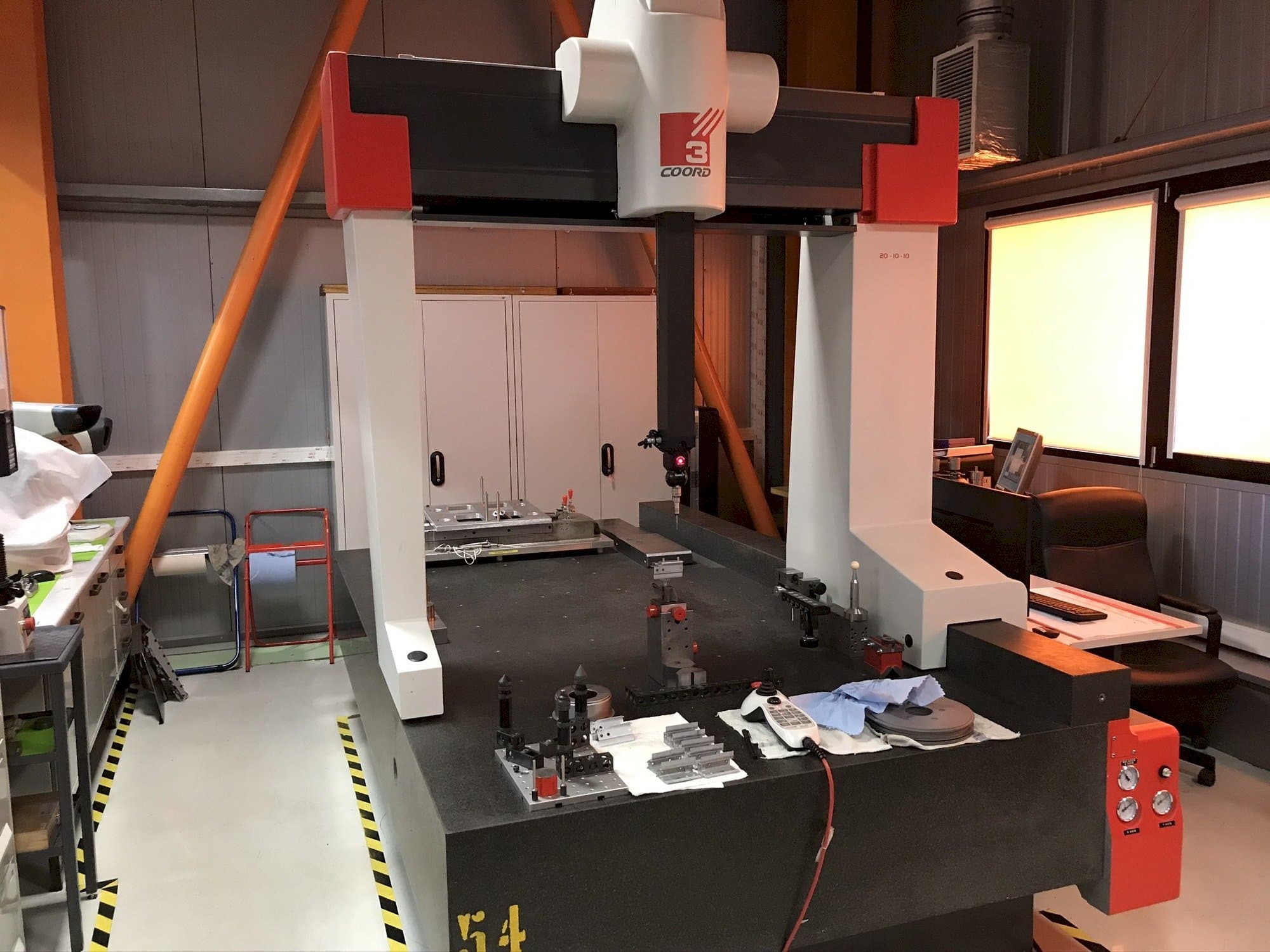 Makine  Coord3 MC16 20-10-10 - Önden görünüm