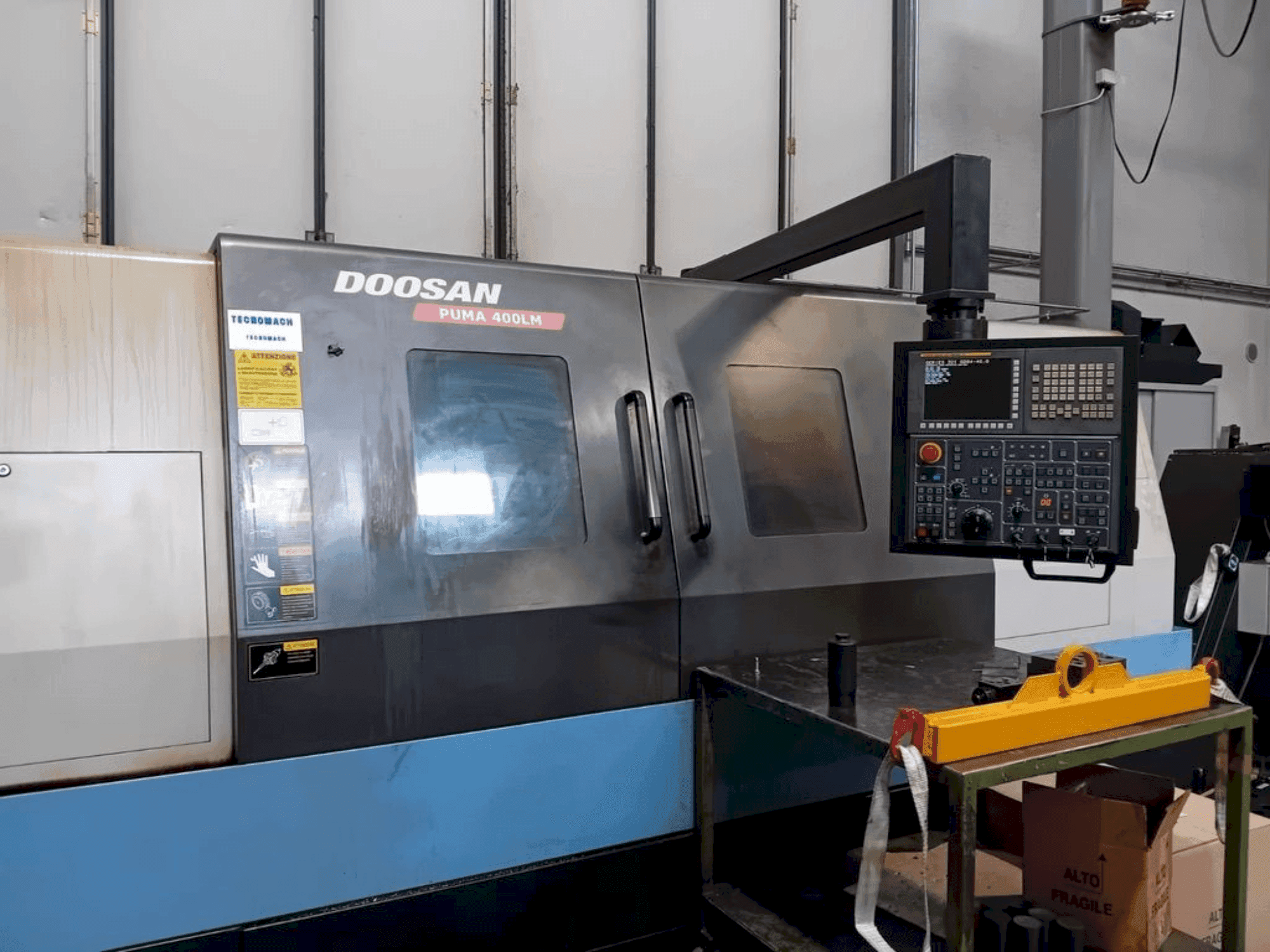 Makine  DOOSAN PUMA 400LM - Önden görünüm
