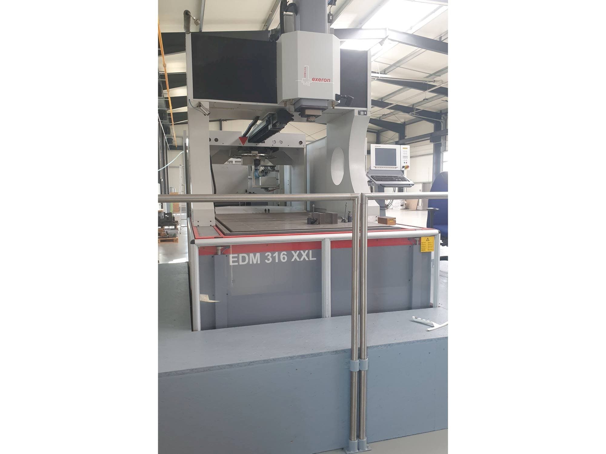 Makine  Exeron 316 XXL - Önden görünüm