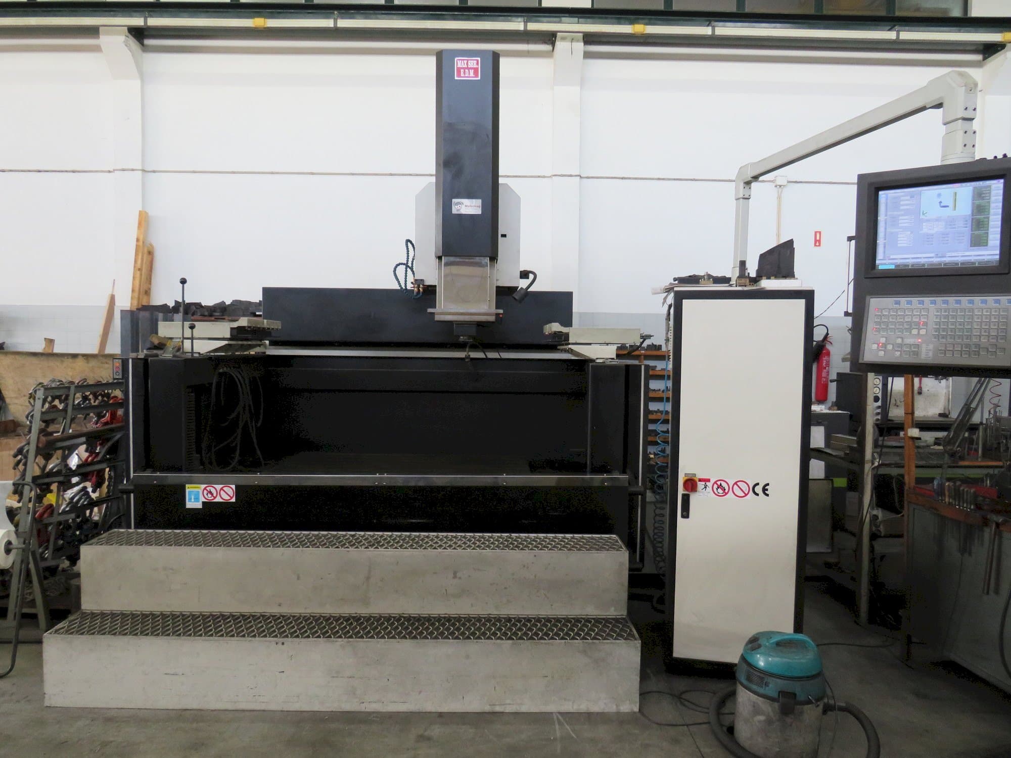 Makine MAXSEE INDUSTRY CNC P66 100A - Önden görünüm
