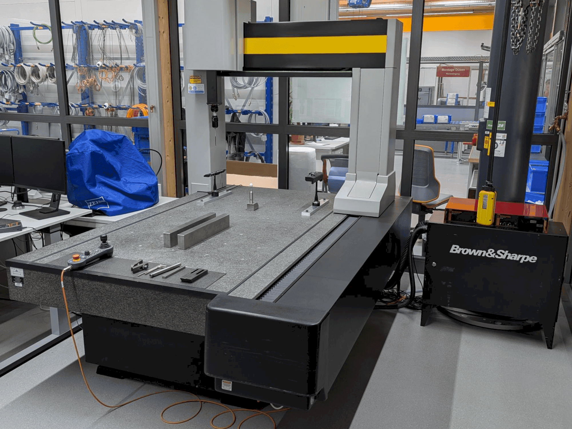 Makine  BROWN & SHARPE Chameleon - Önden görünüm