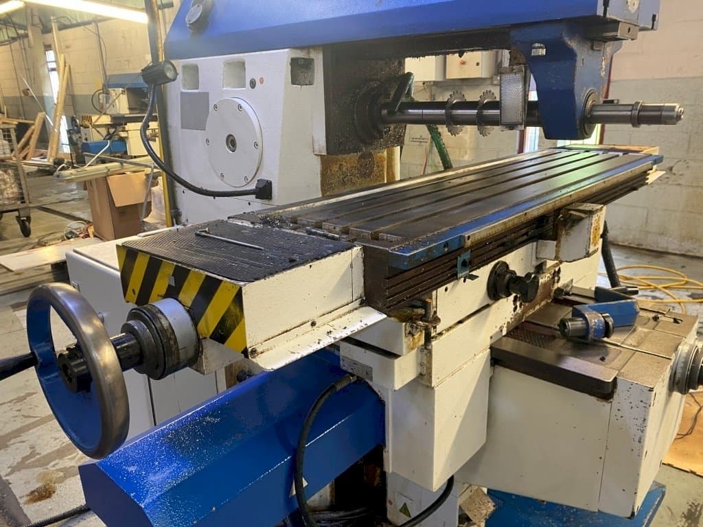 Makine  TOS Olomouc FGU 32 - Önden görünüm