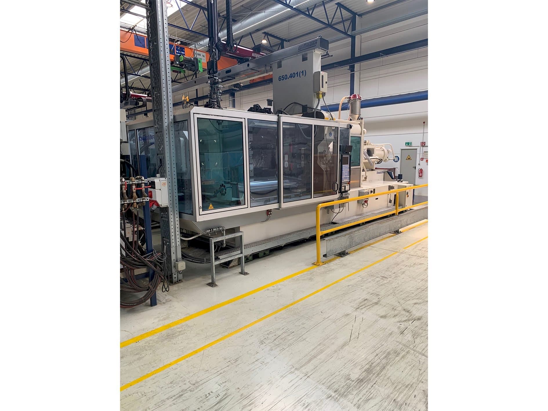 Makine  Krauss Maffei 650-2700-520 CL - Önden görünüm