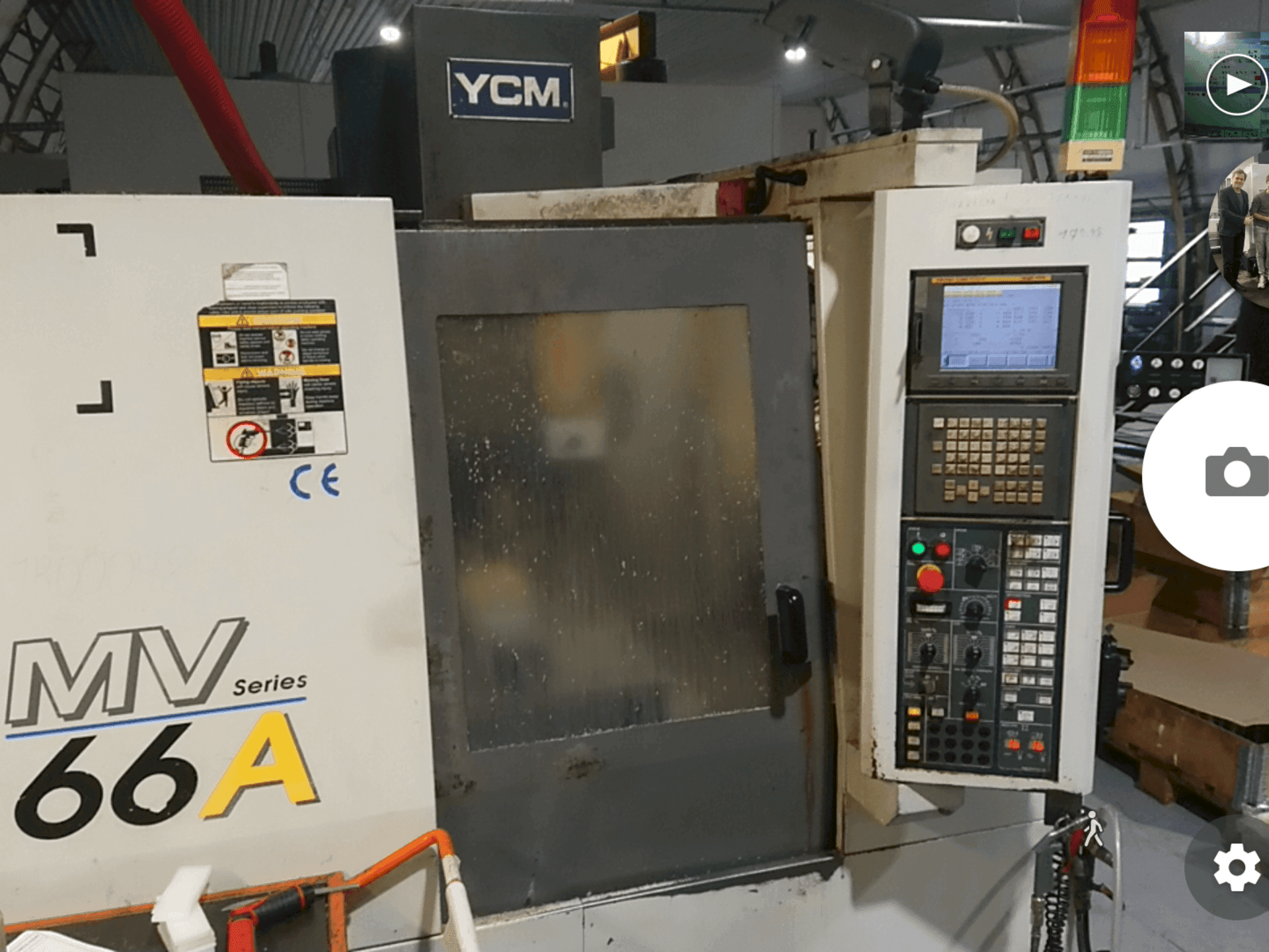 Makine  YCM MV66A - Önden görünüm