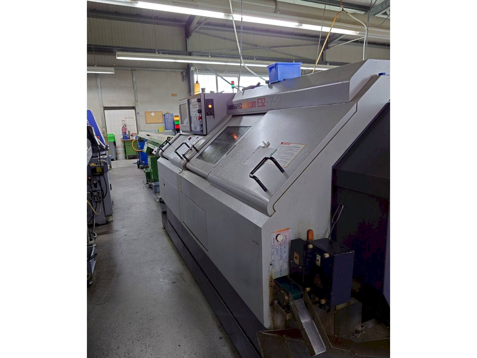 Makine  Citizen E32-Y-2 - Sağ taraf görünümü