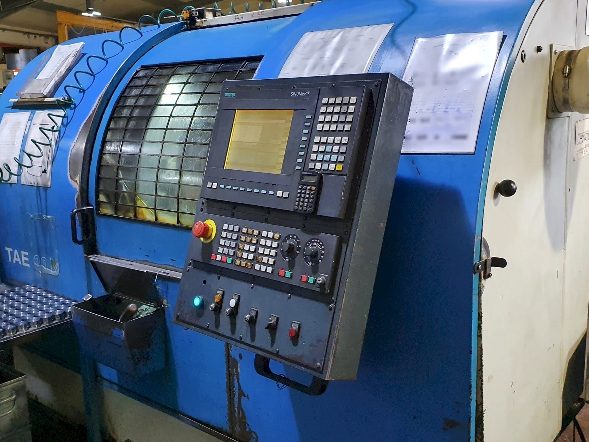 Makine  AFM TAE-30N - Önden görünüm