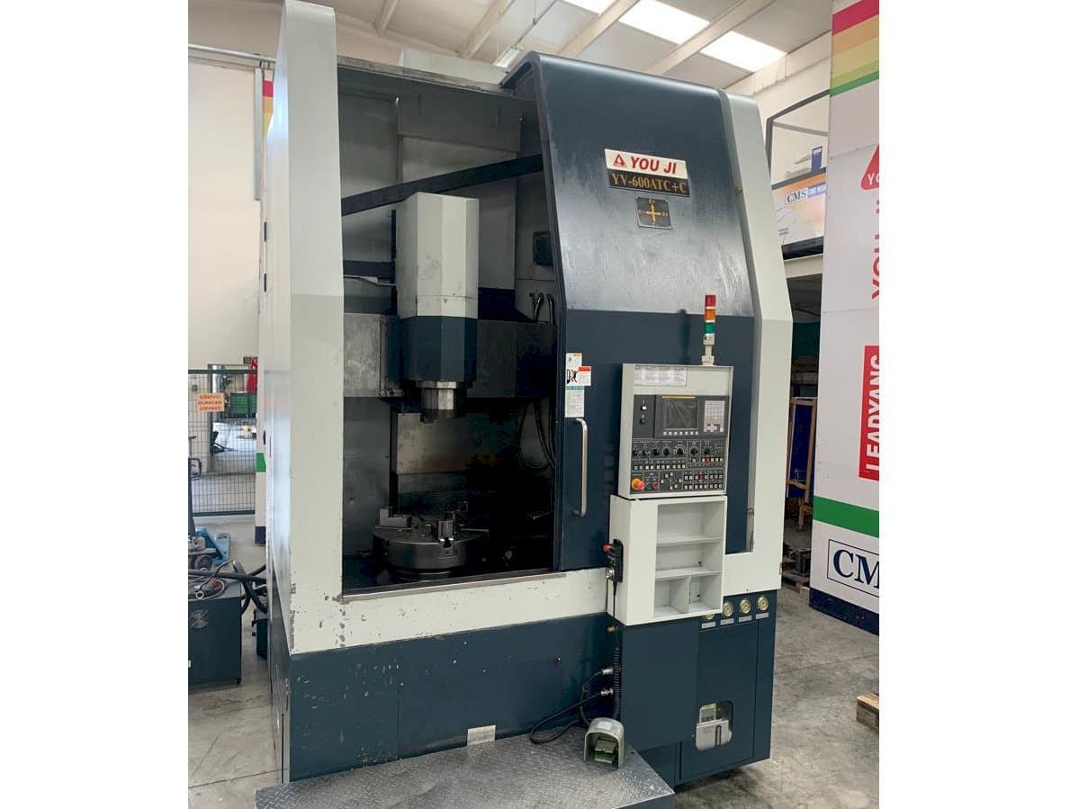 Makine  YOU JI Yv 600ATC+C - Önden görünüm