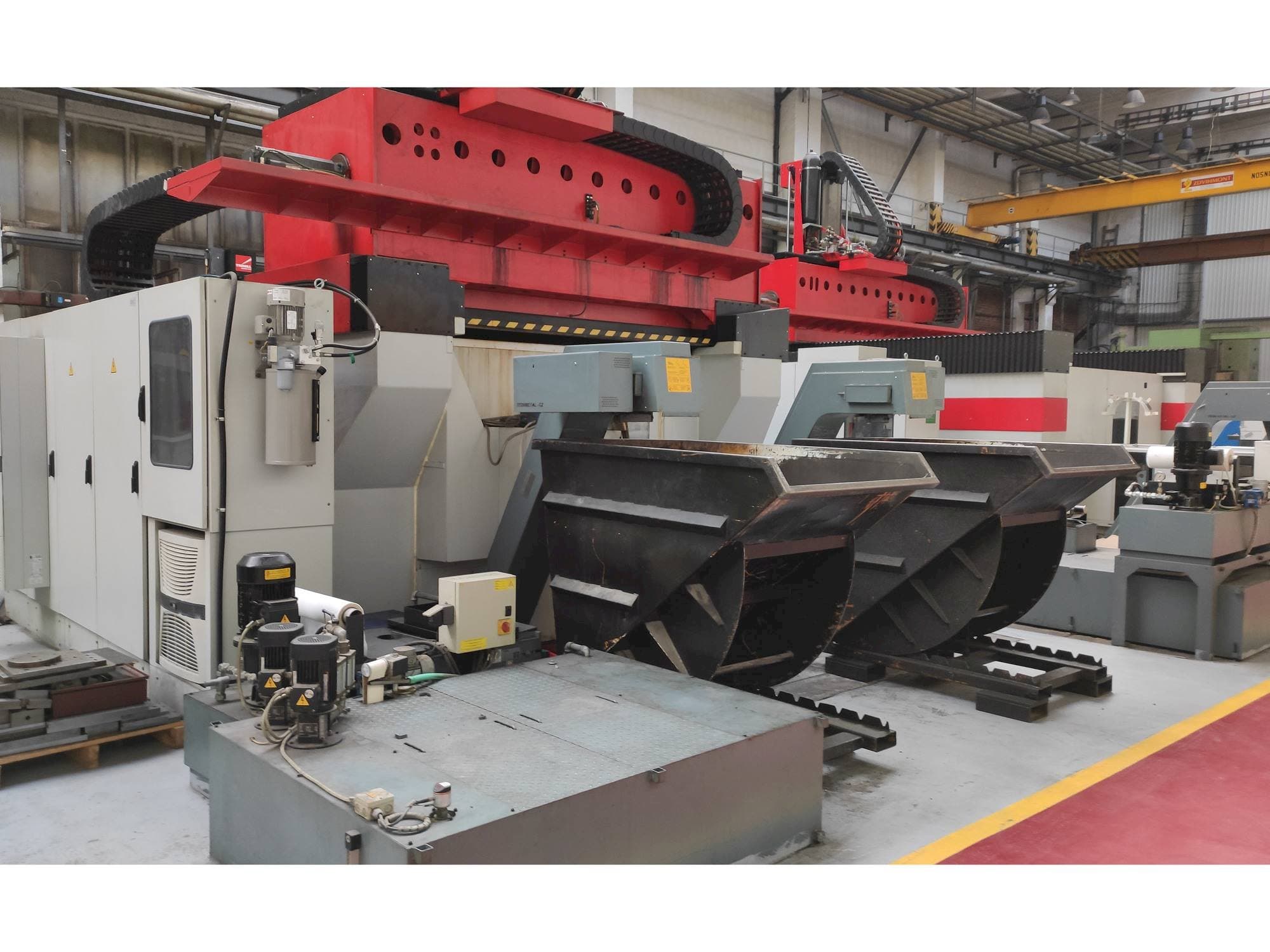 Makine  TRIMILL VU 2313 - Önden görünüm