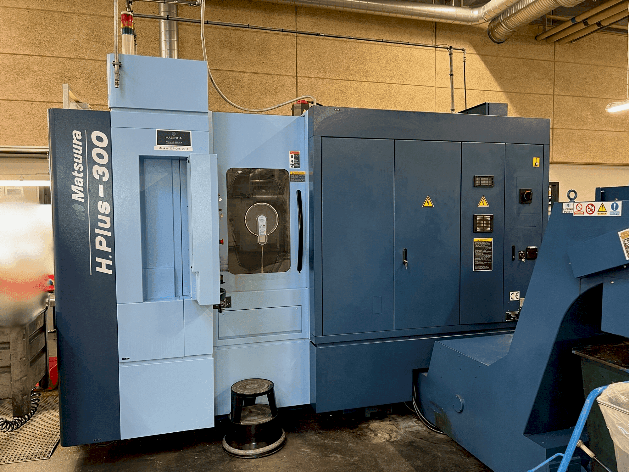 Makine  Matsuura H.PLUS-300 - Önden görünüm