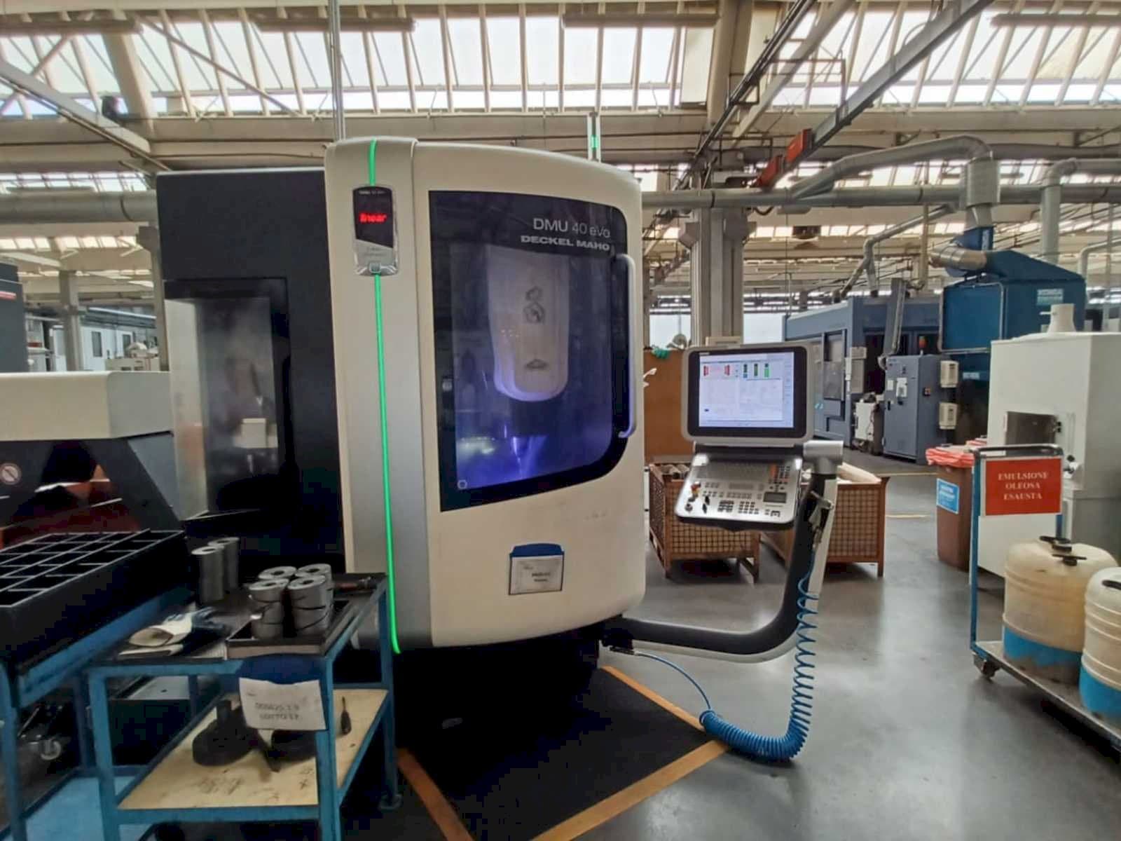 Makine  DMG DMU 40 evo - Önden görünüm