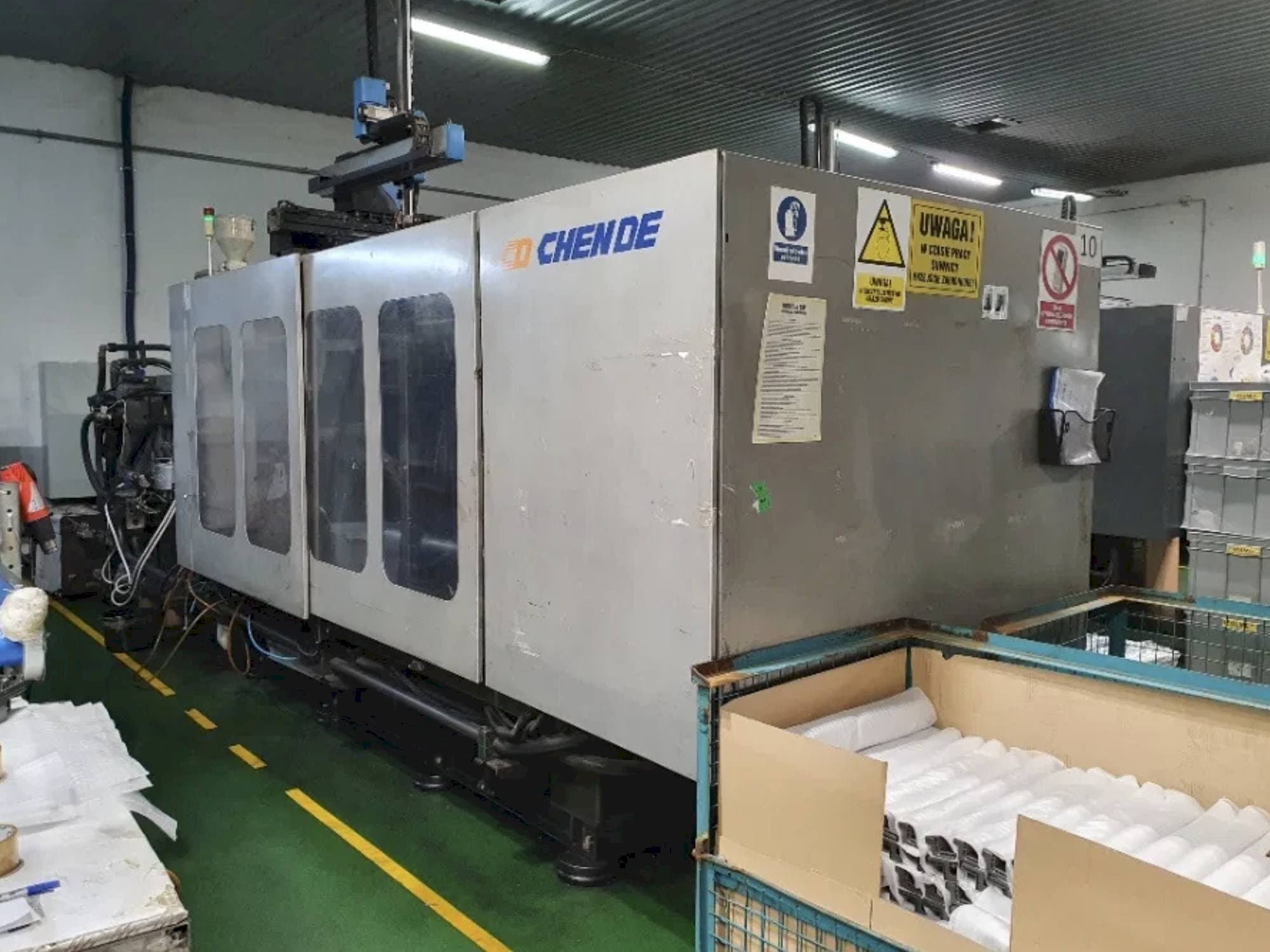 Makine  CHENDE CJ480M3V - Önden görünüm