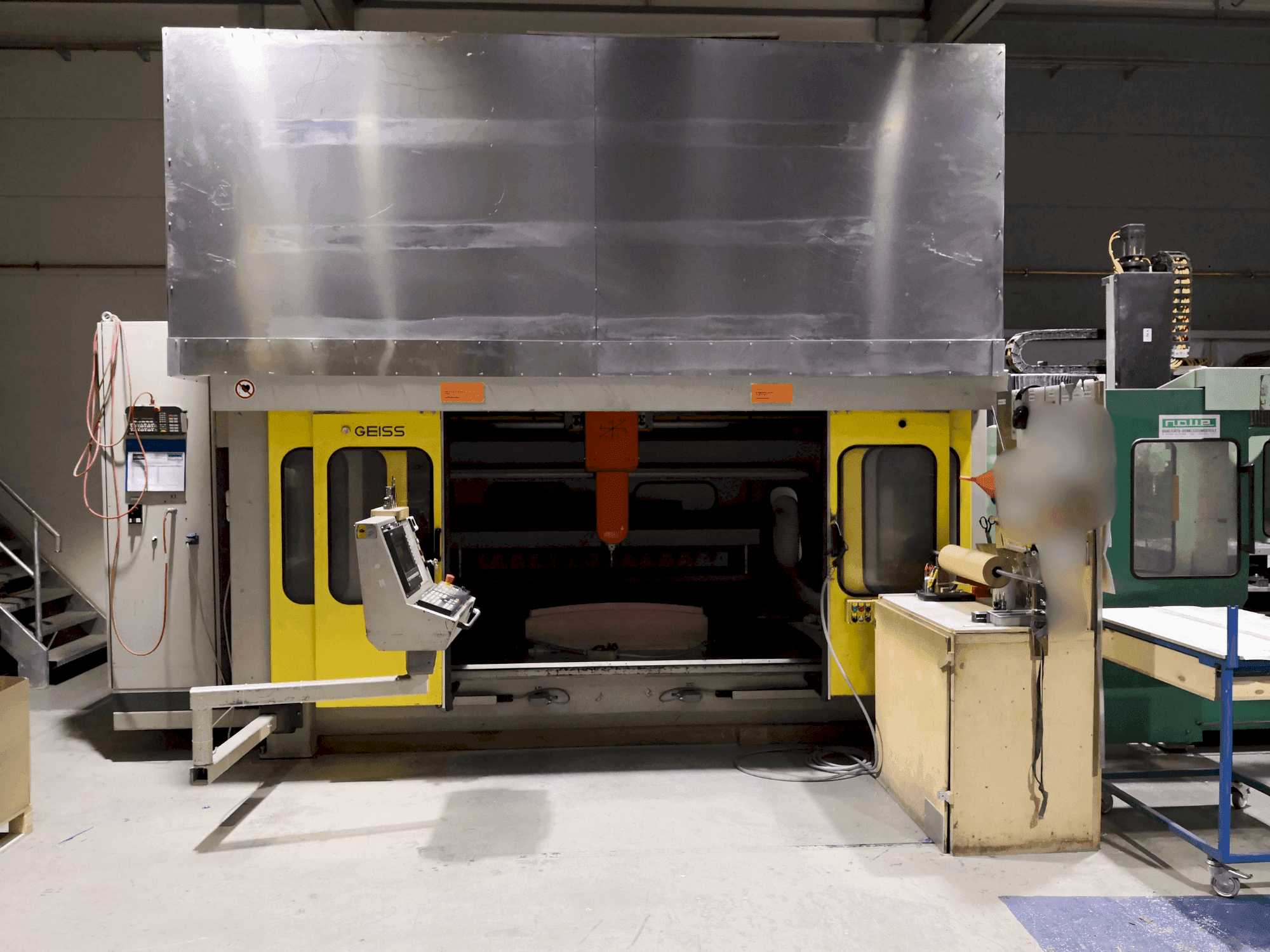 Makine  GEISS FZ 2000 x 1000 - Önden görünüm