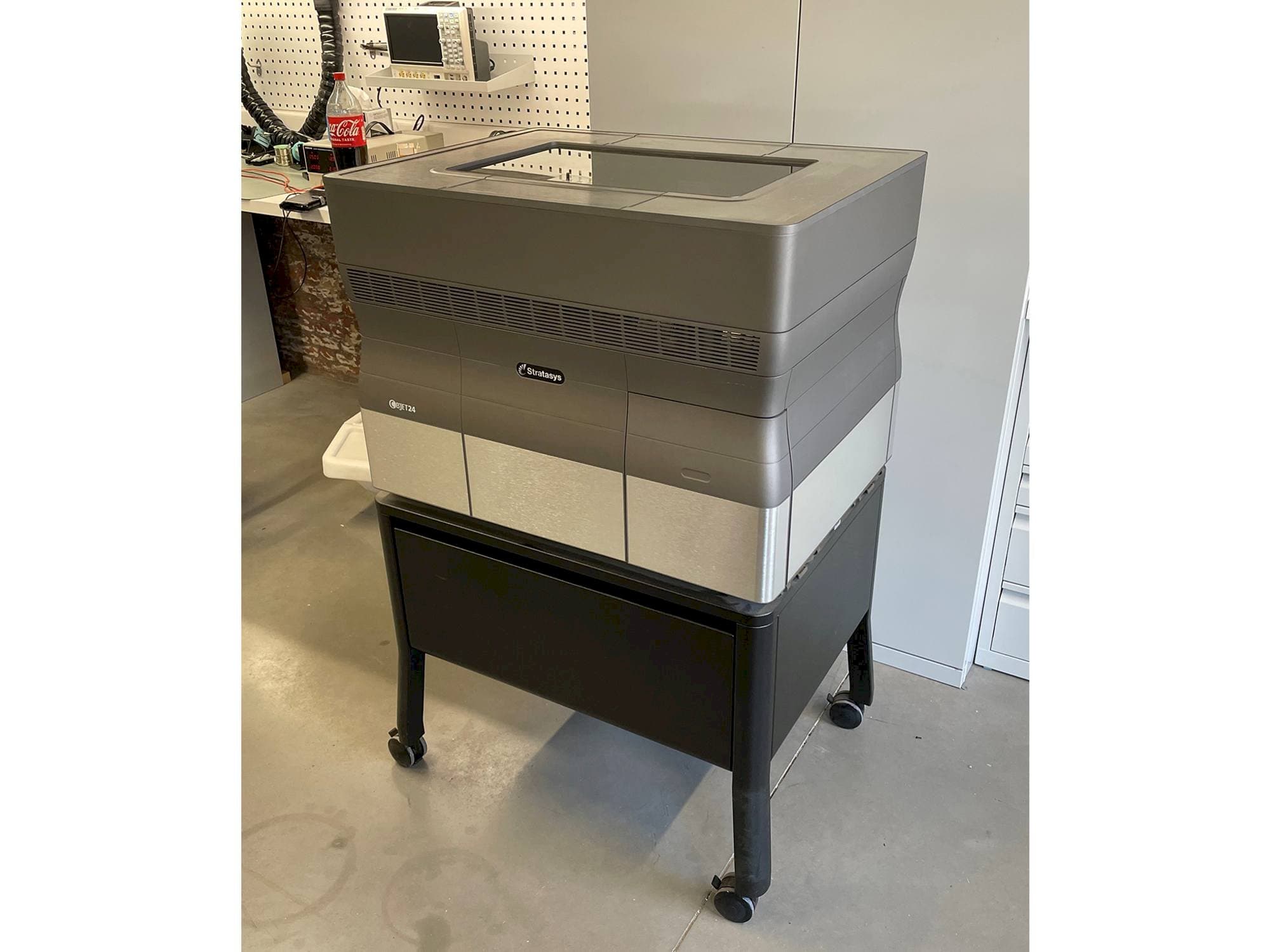 Makine  Stratasys Objet24 - Önden görünüm