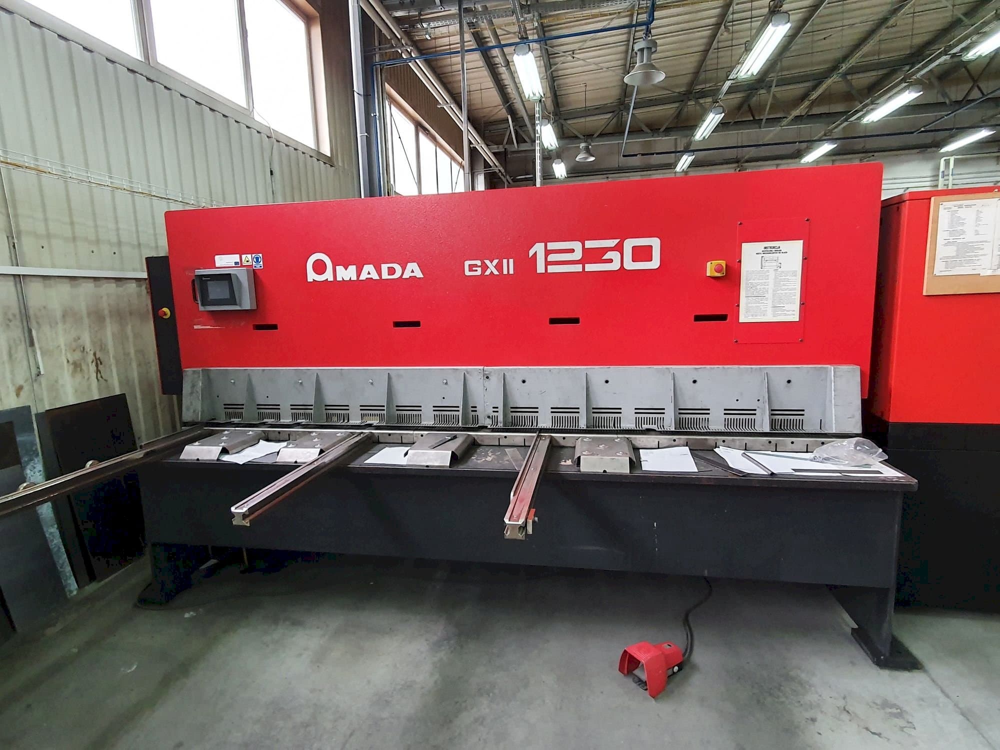 Makine  AMADA GX II 1230 - Önden görünüm