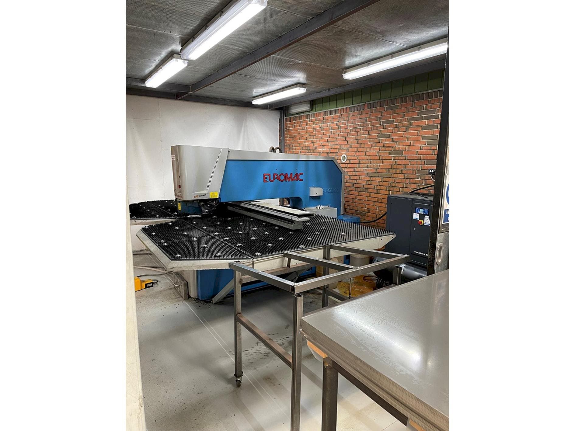 Makine  Euromac ZX 1250/30 - Önden görünüm