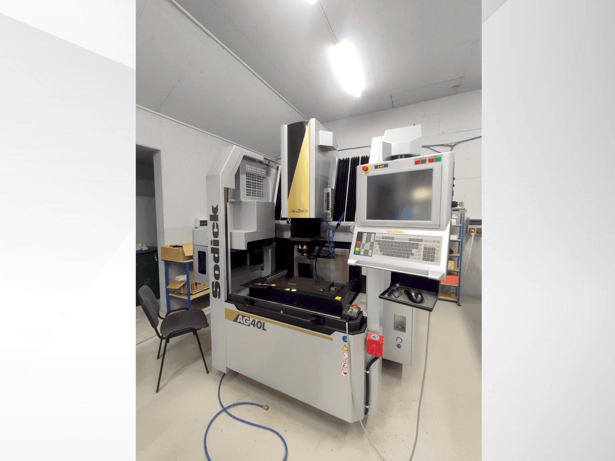 Makine  Sodick AG40L - Önden görünüm