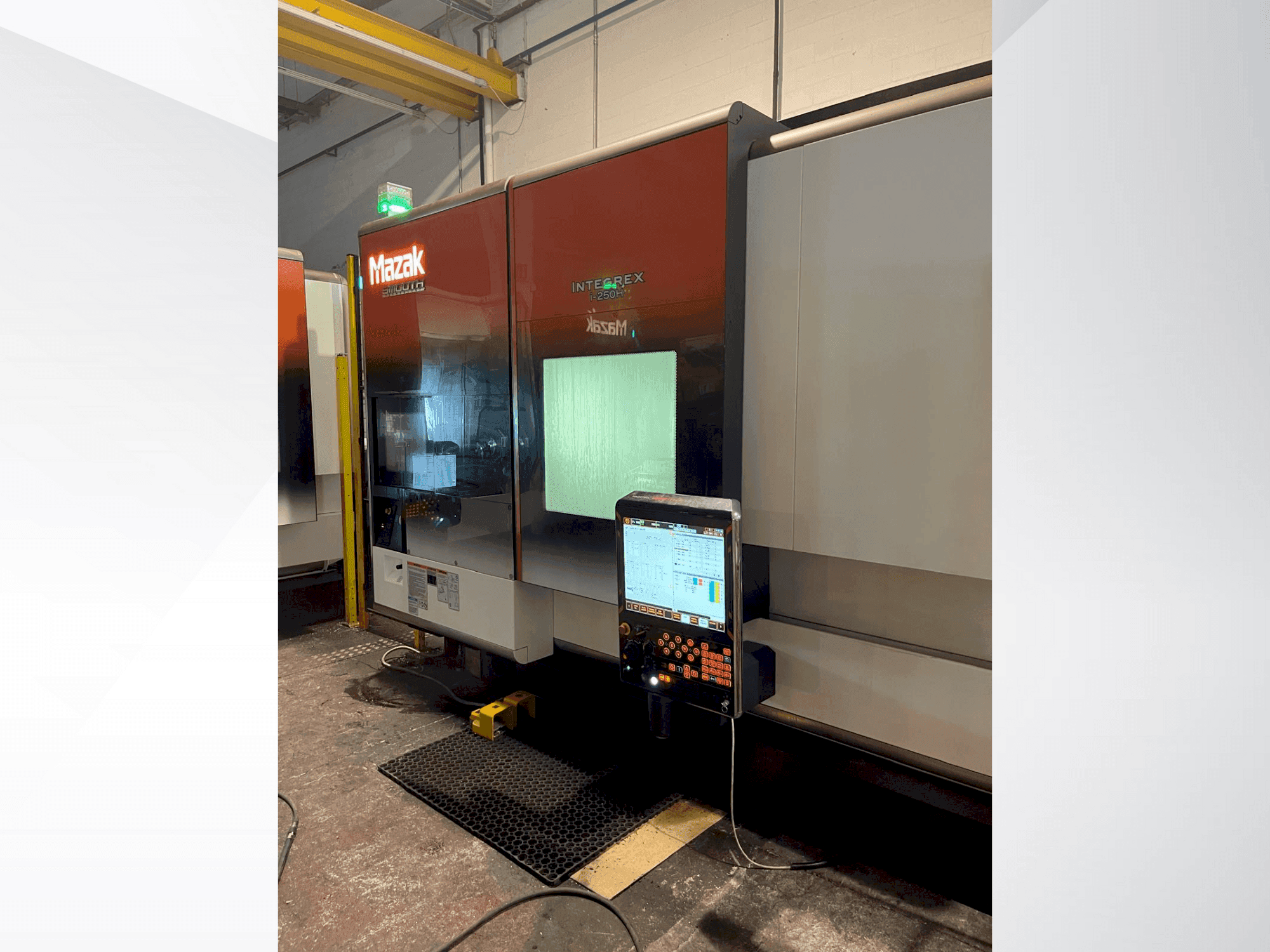 Makine  Mazak Integrex i-250H - Önden görünüm