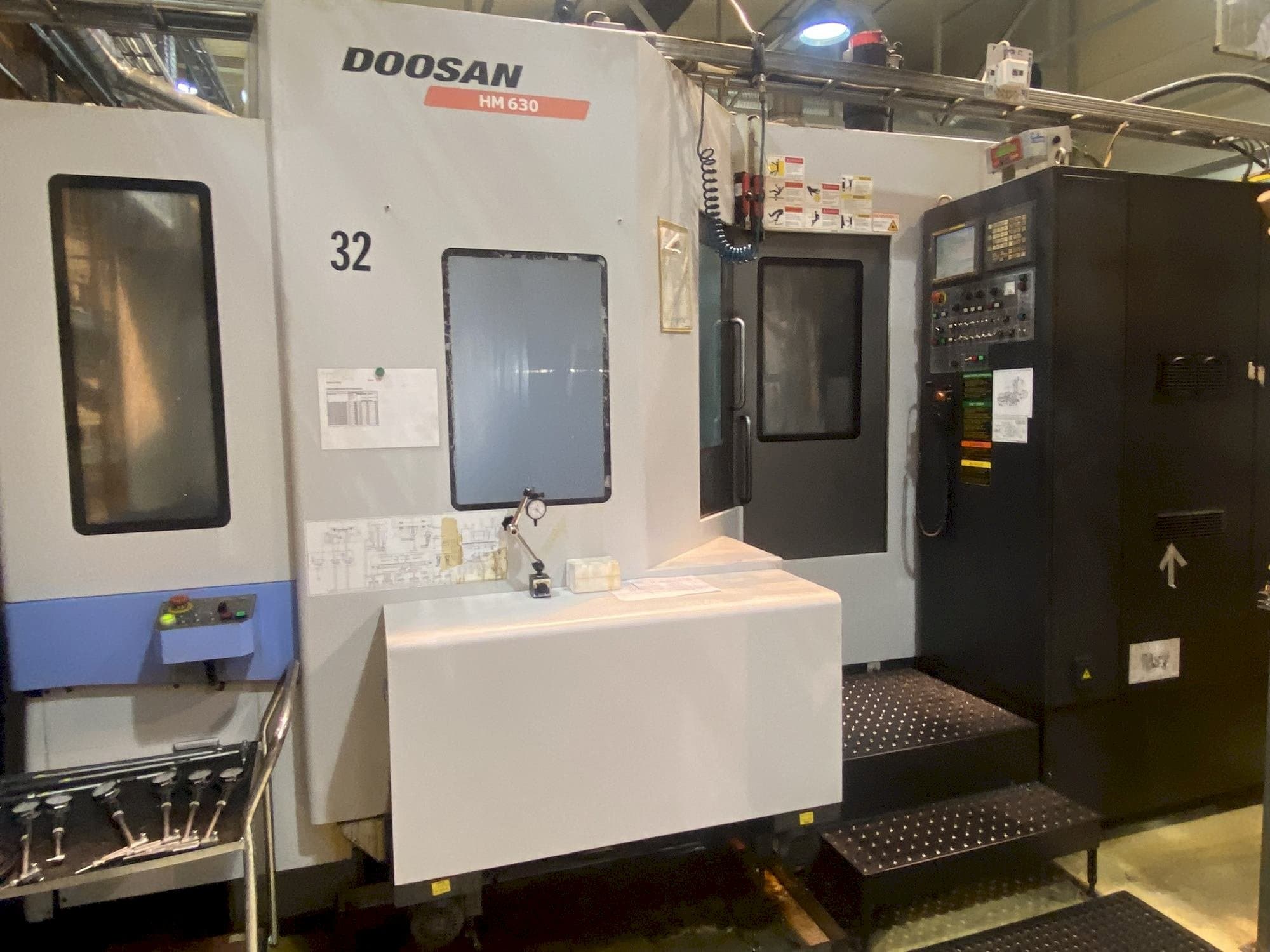 Makine  DOOSAN HM 630 - Önden görünüm