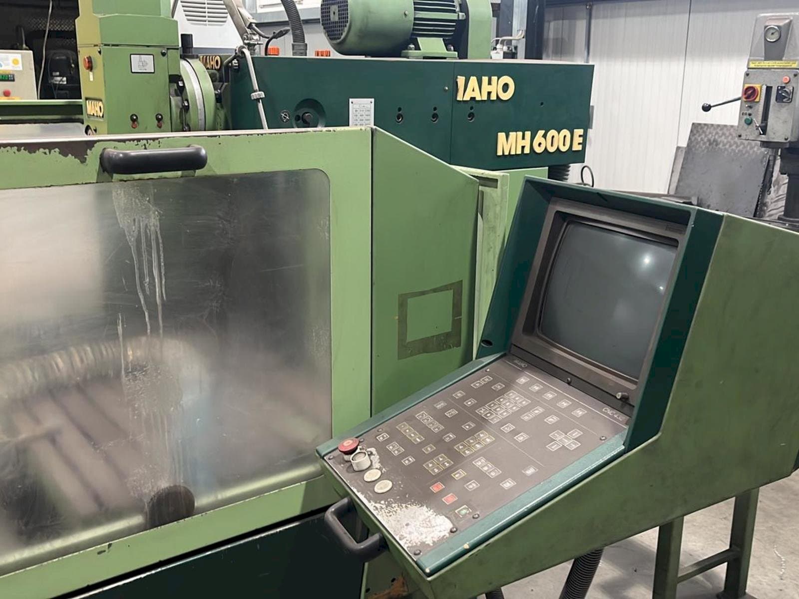 Makine  MAHO MH 600 E - Önden görünüm