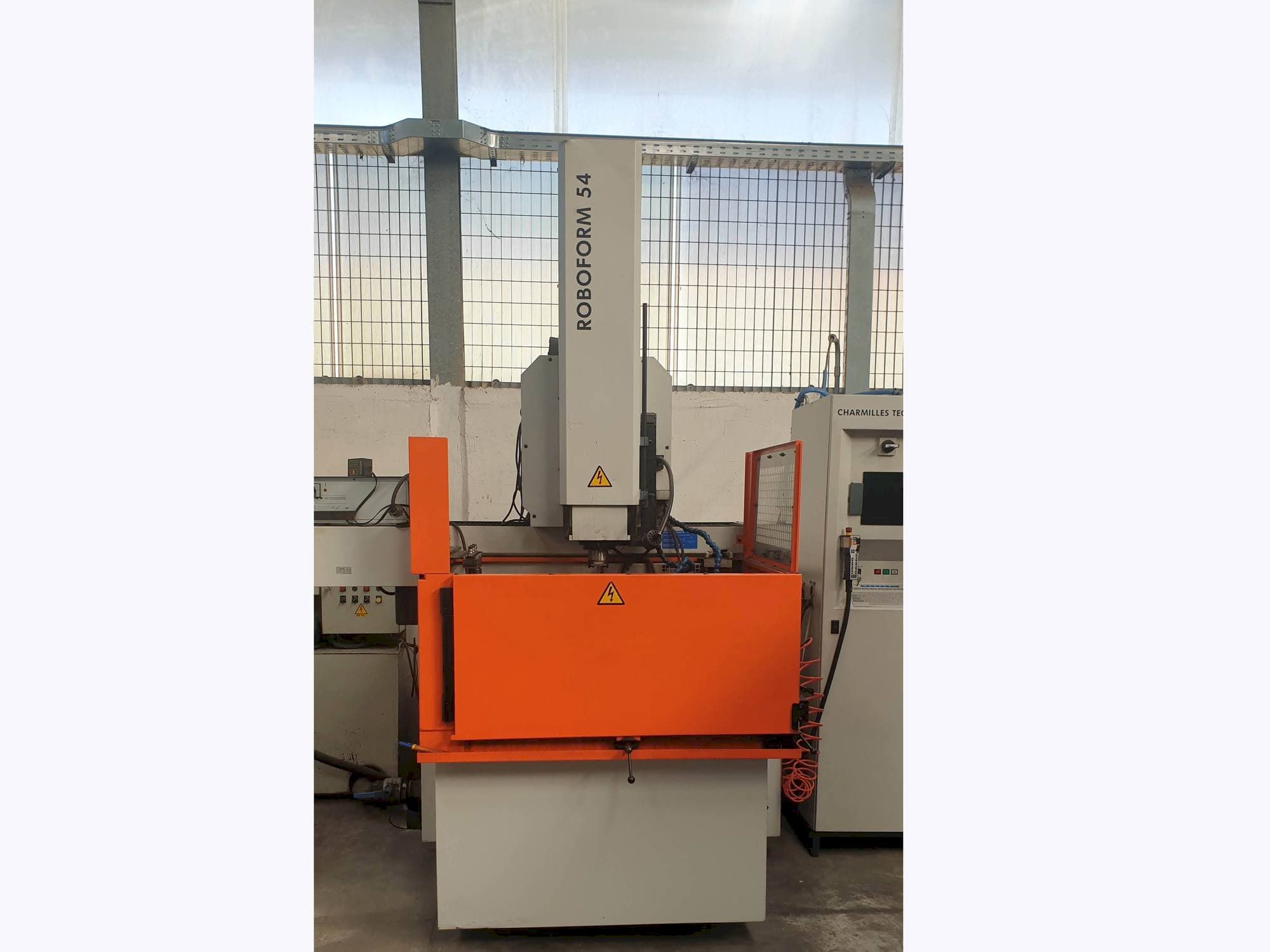 Makine  CHARMILLES ROBOFORM 54 - Önden görünüm