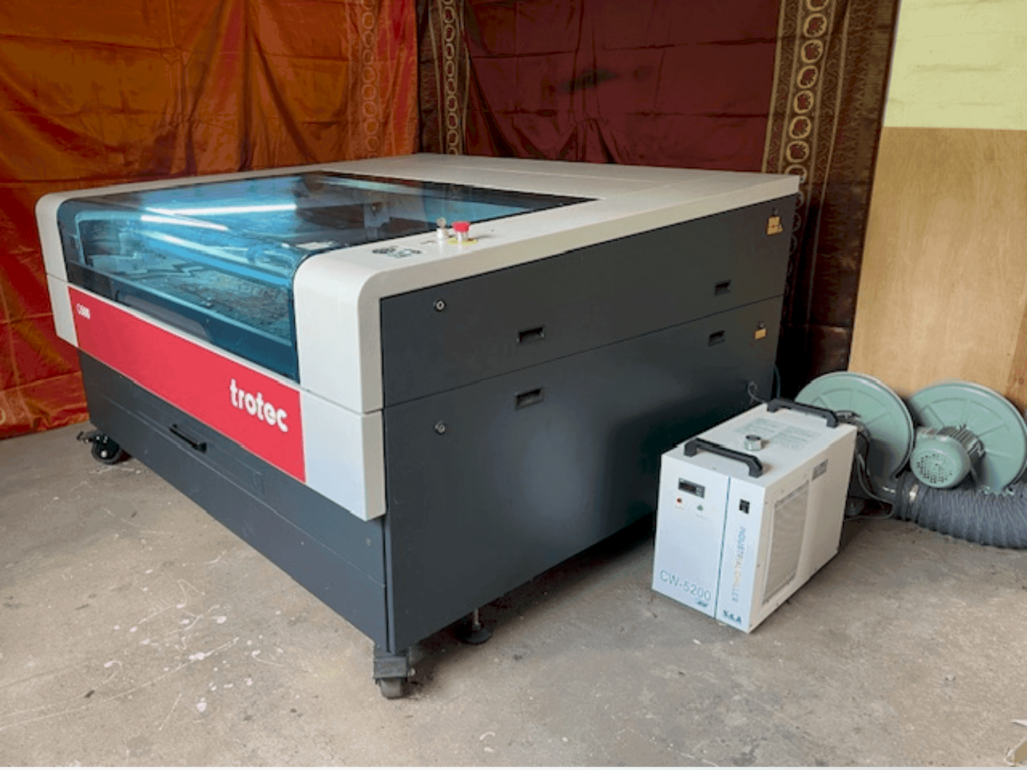 Makine  Trotec Q500 - Önden görünüm