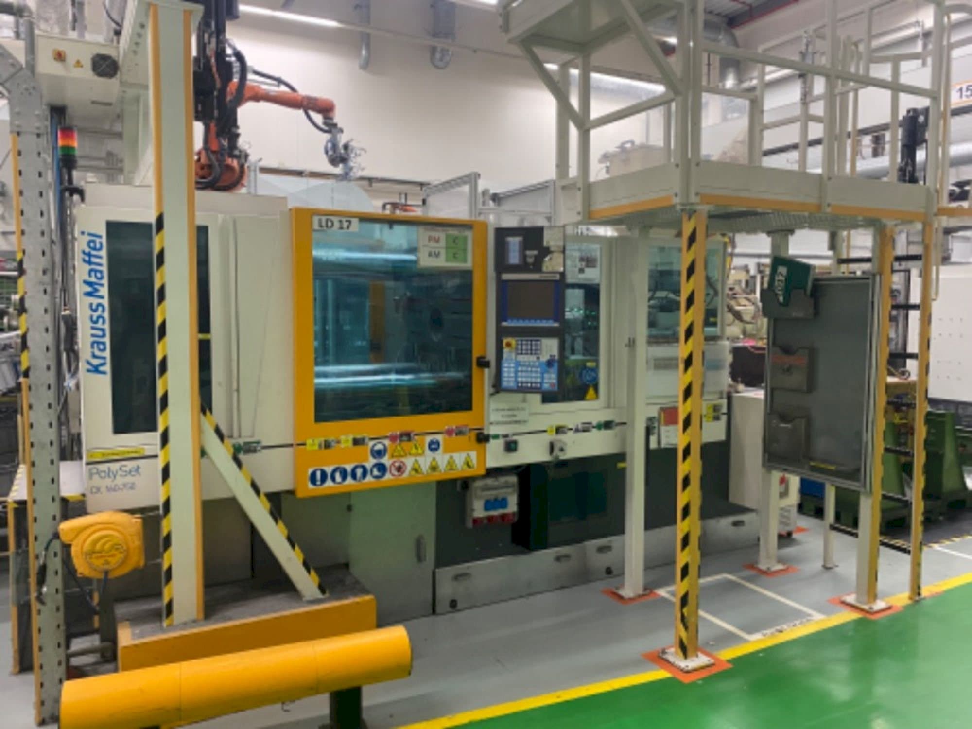 Makine  Krauss Maffei 160/750 CX POL - Önden görünüm