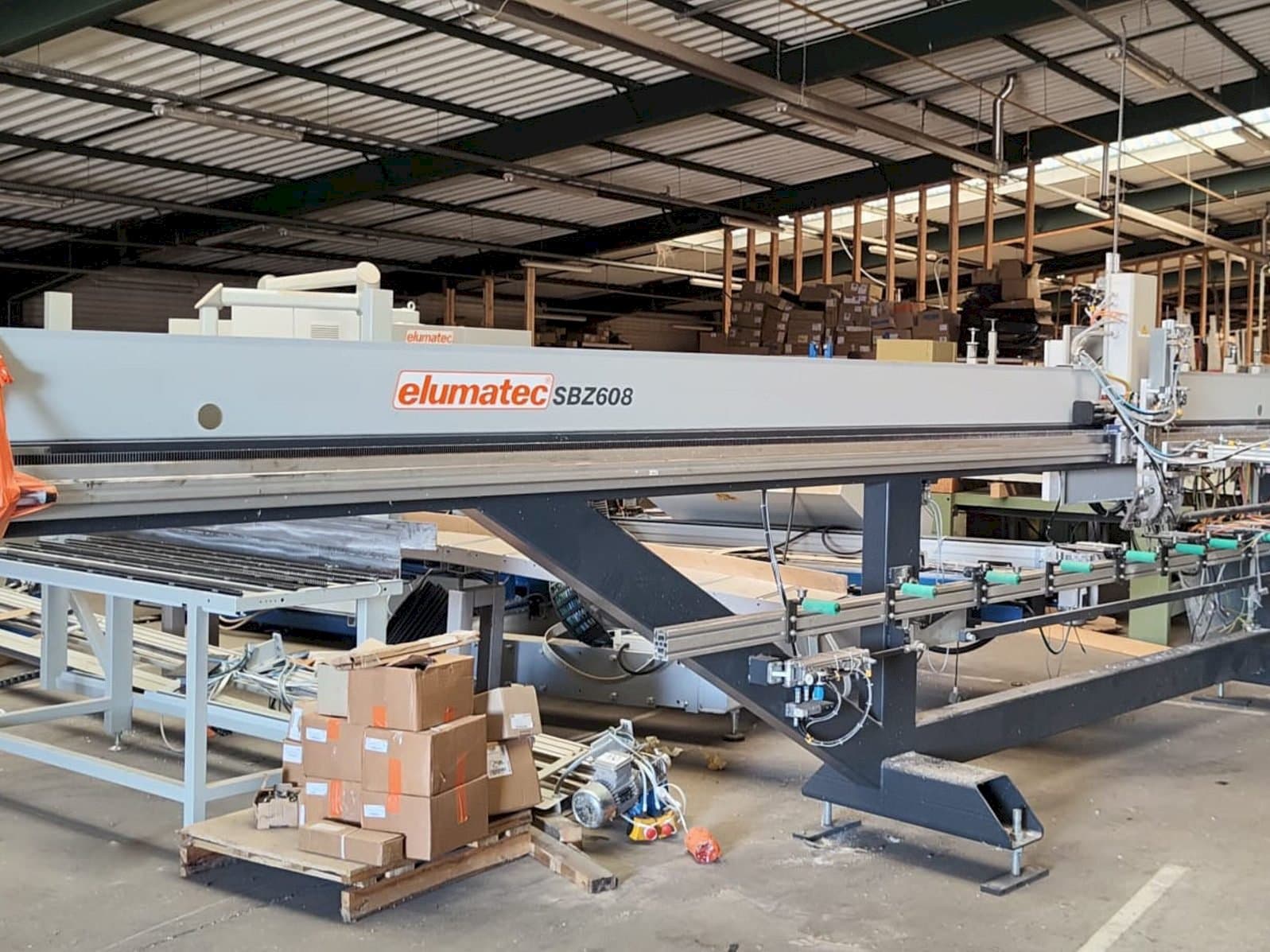 Makine  Elumatec SBZ 608 - Önden görünüm