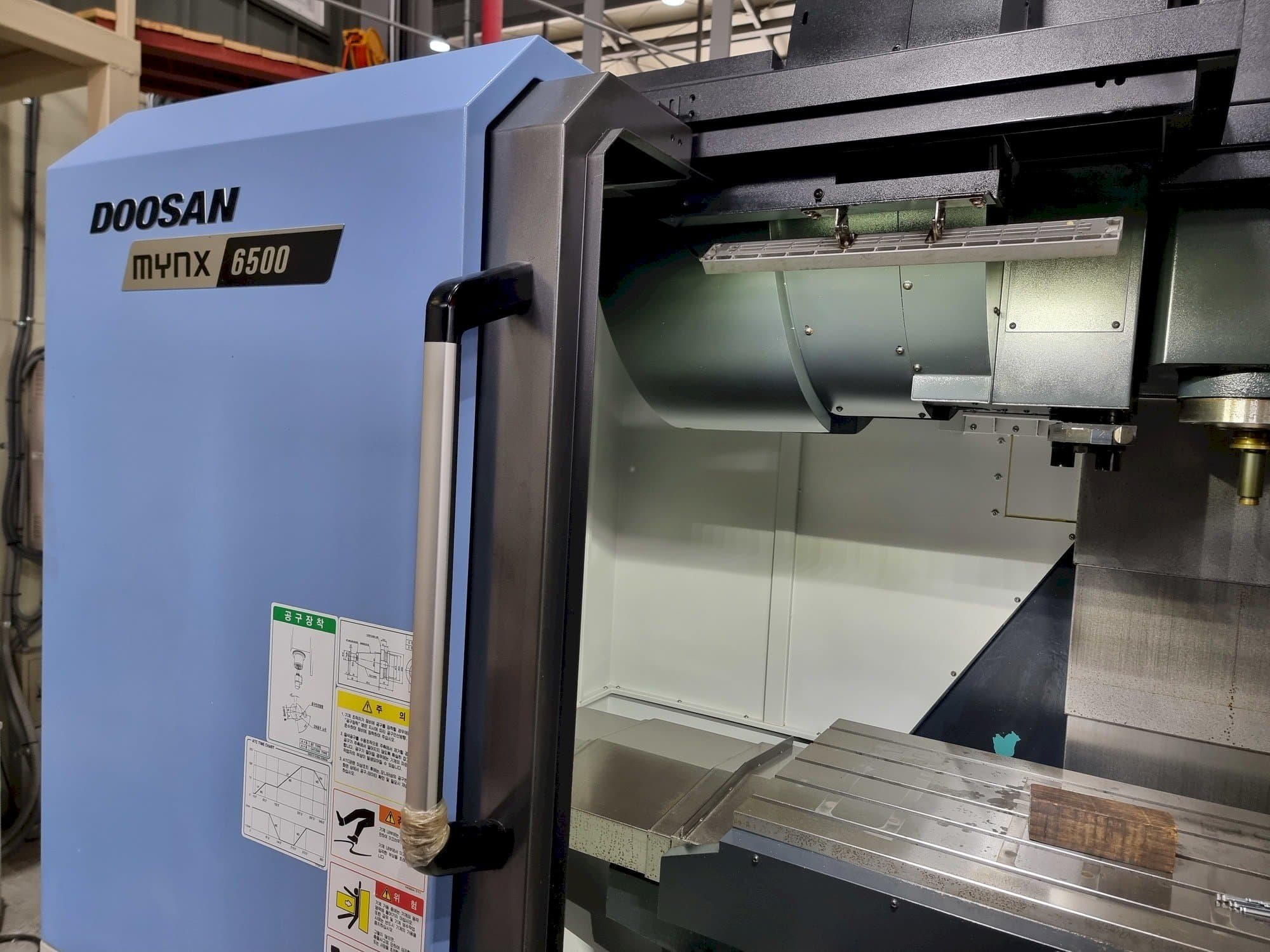 Makine  DOOSAN MYNX 6500 - Önden görünüm