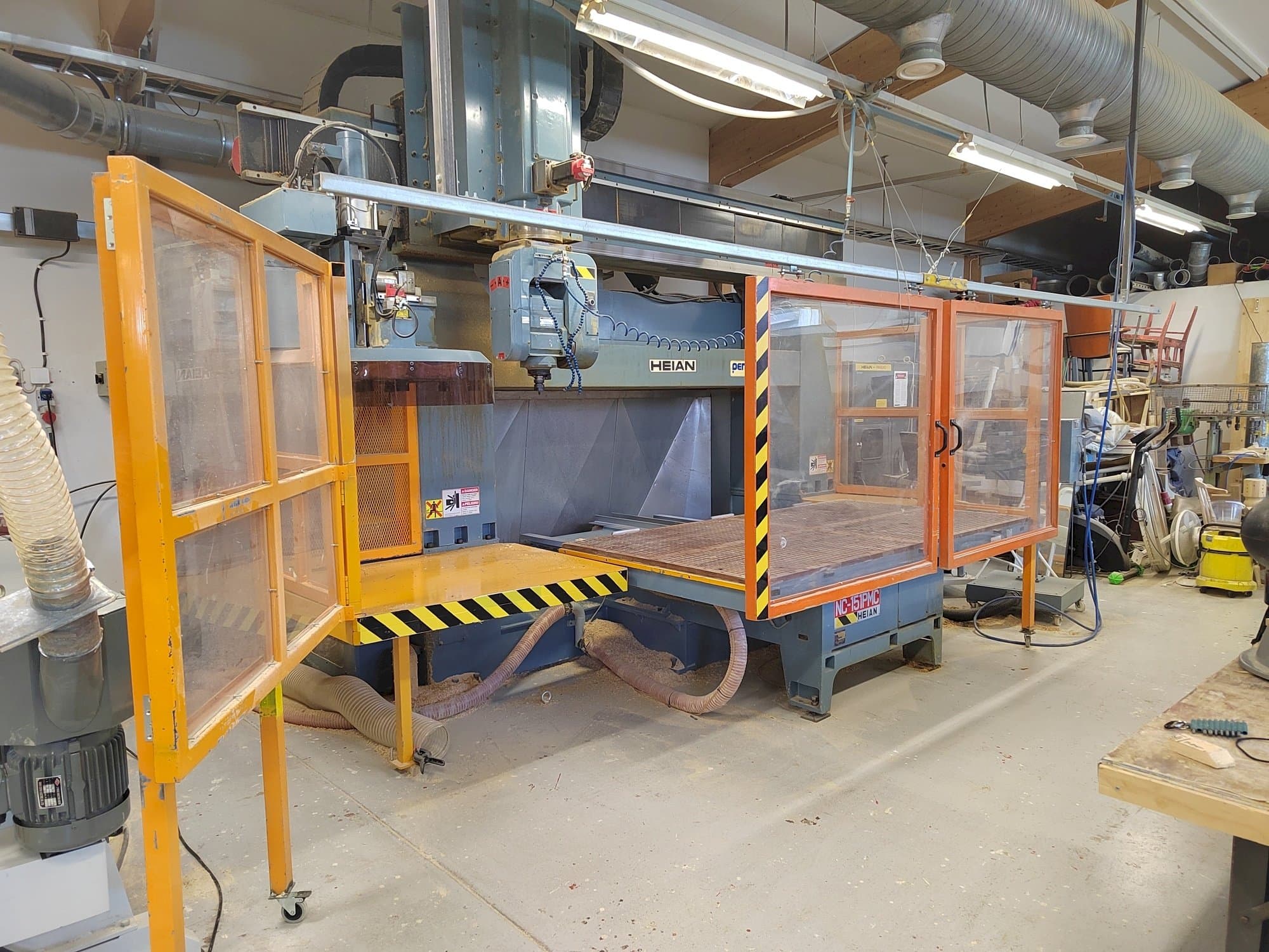 Makine  HEIAN NC 151 - Önden görünüm