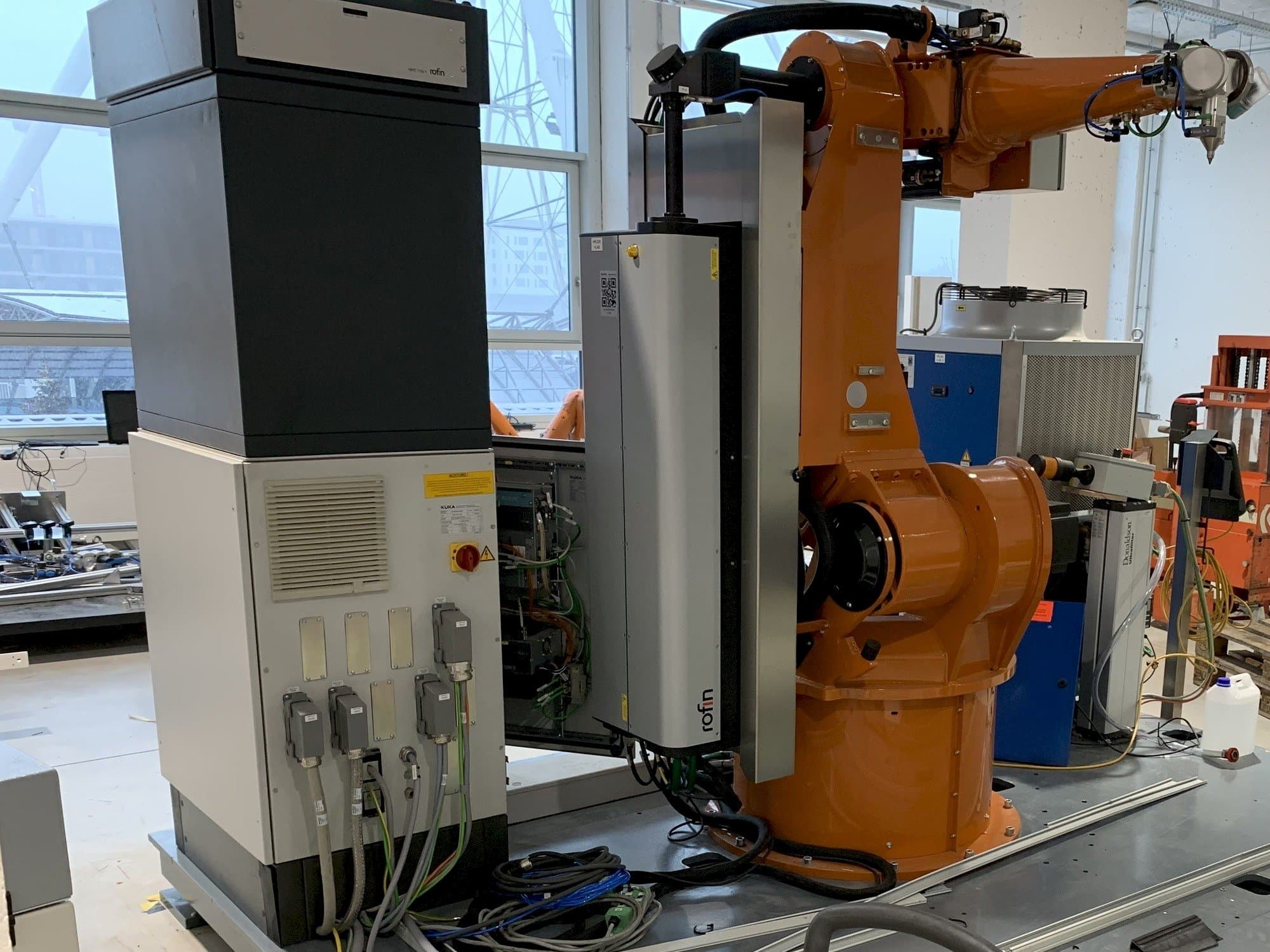 Makine  Reis Robotics Laserroboter RV6L - Önden görünüm