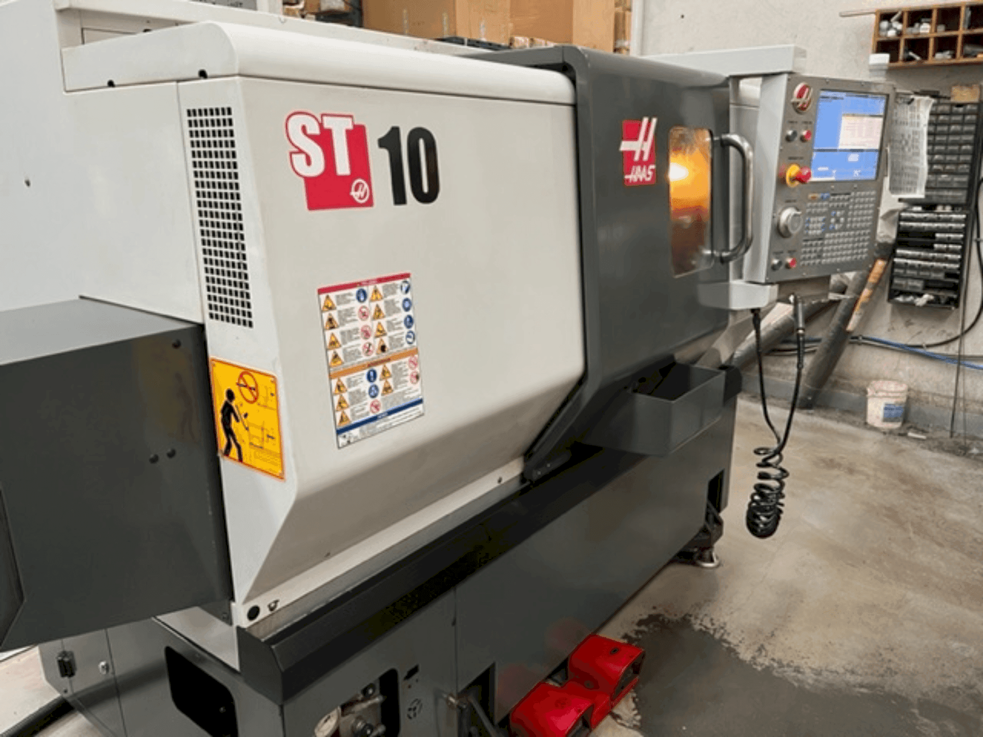 Makine  HAAS ST 10 - Önden görünüm