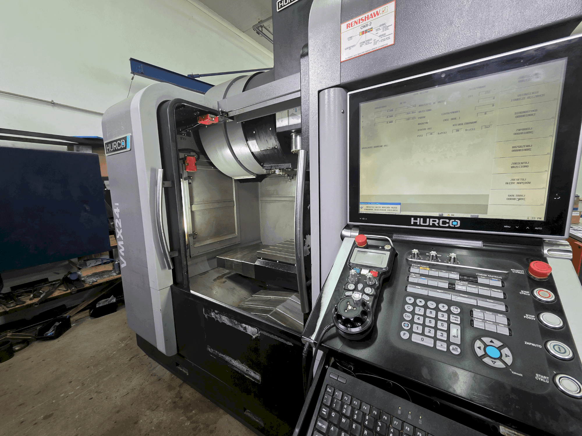 Makine  Hurco VMX 24i - Önden görünüm