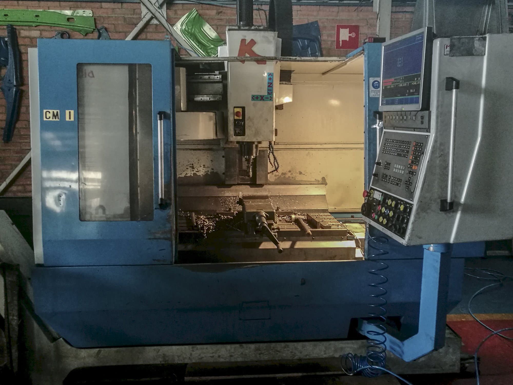 Makine  KONDIA - Önden görünüm B-1050